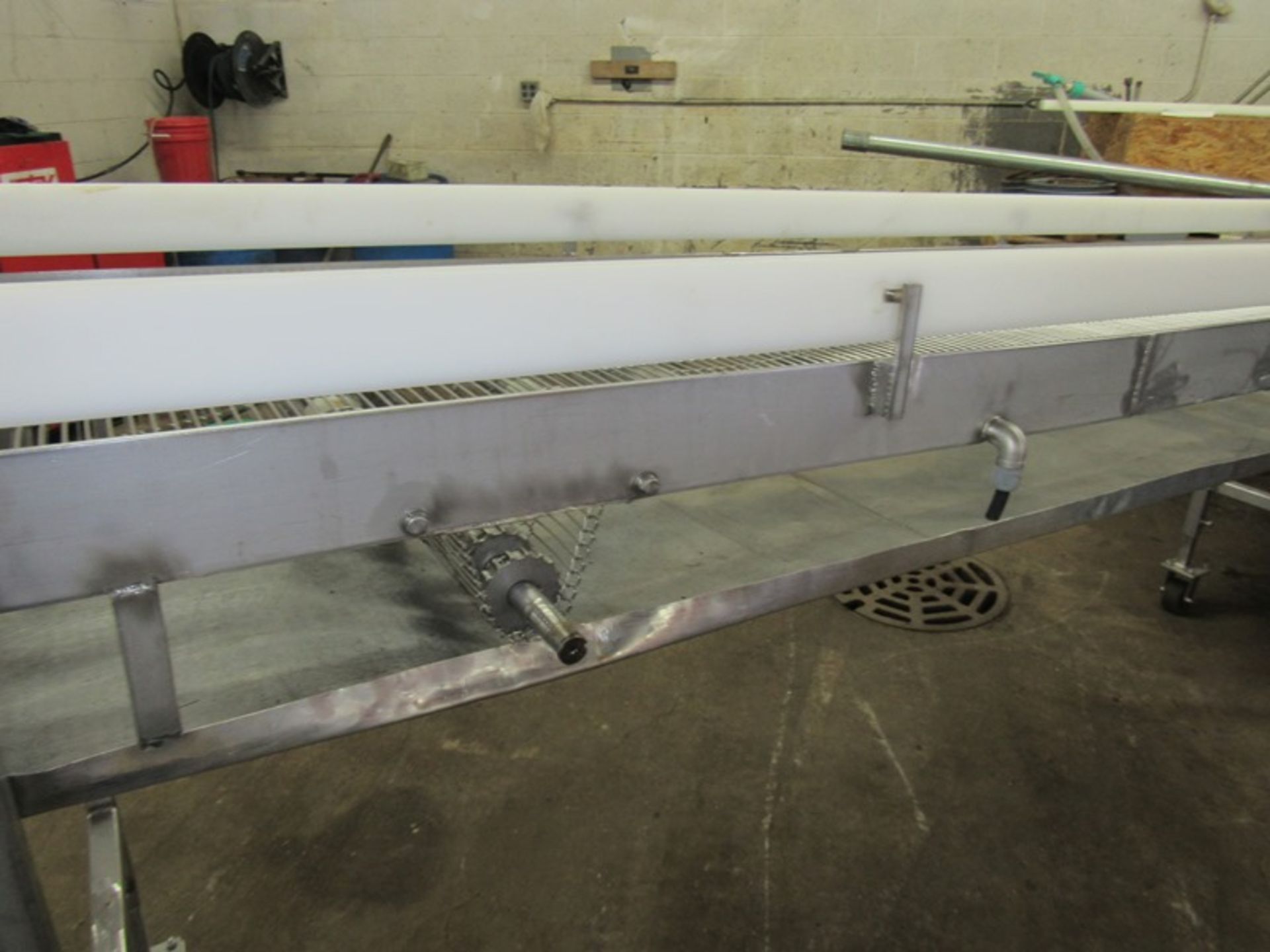 Portable Conveyor, 24" W X 17' L stainless steel belt, stainless steel drip pan, adjustable - Image 4 of 6