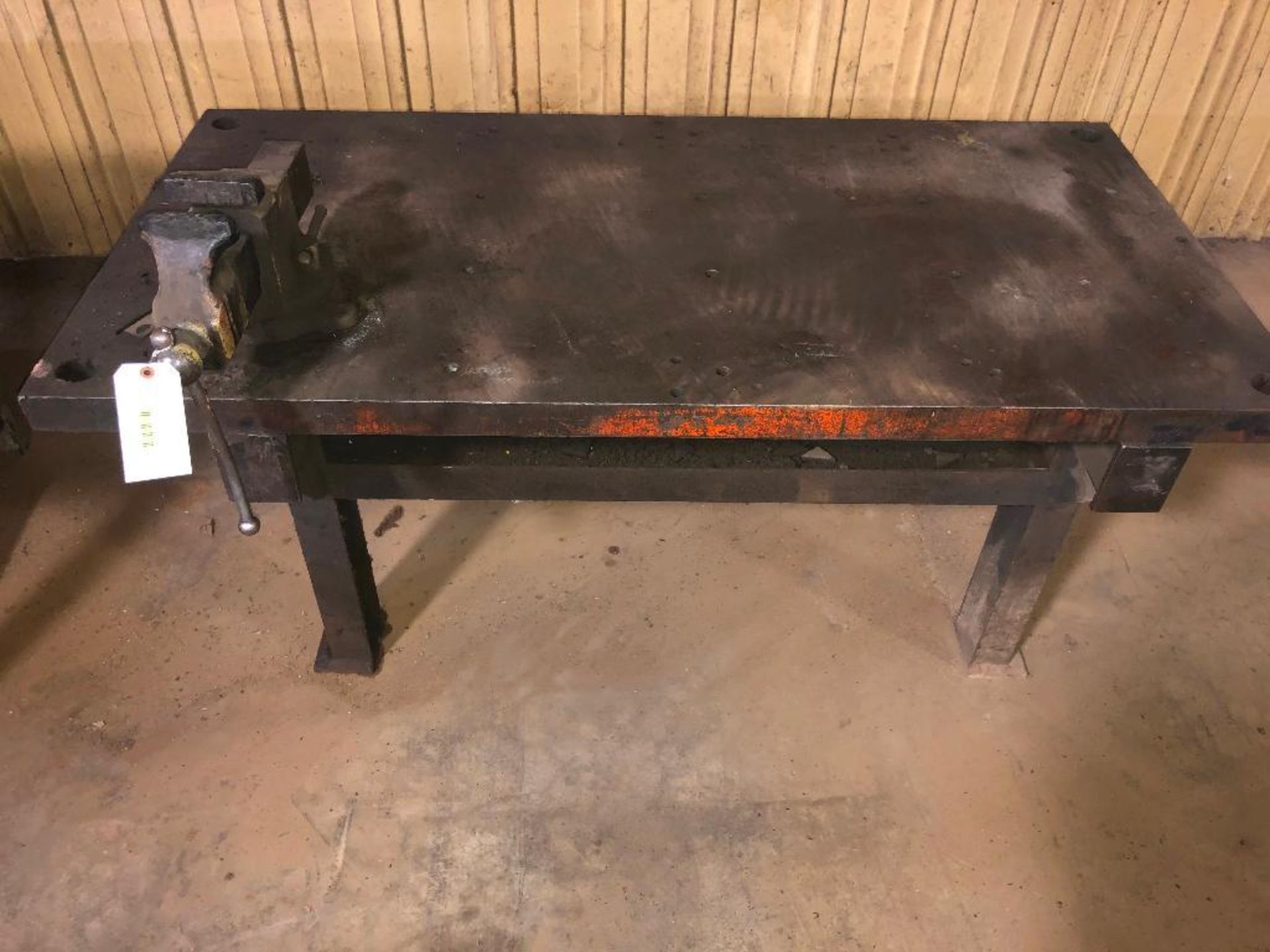 DESCRIPTION: 5' X 30" STEEL FABRICATION TABLE W/ 4" MOUNTED VICE. SIZE: 5' X 30" LOCATION: BACK WARE - Image 3 of 3