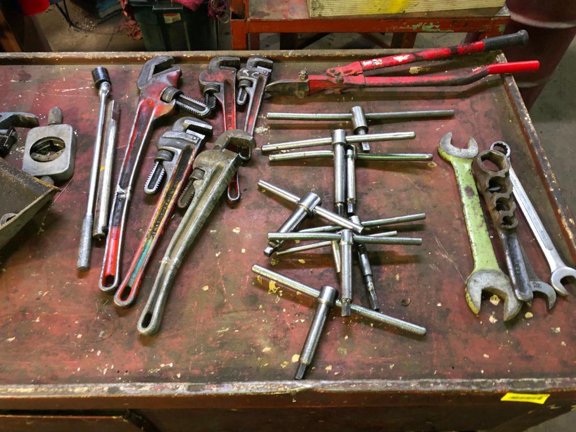 DESCRIPTION: (1) LOT OF ASSORTED HAND TOOLS. LOCATION: FRONT WAREHOUSE THIS LOT IS: ONE MONEY QTY: 1