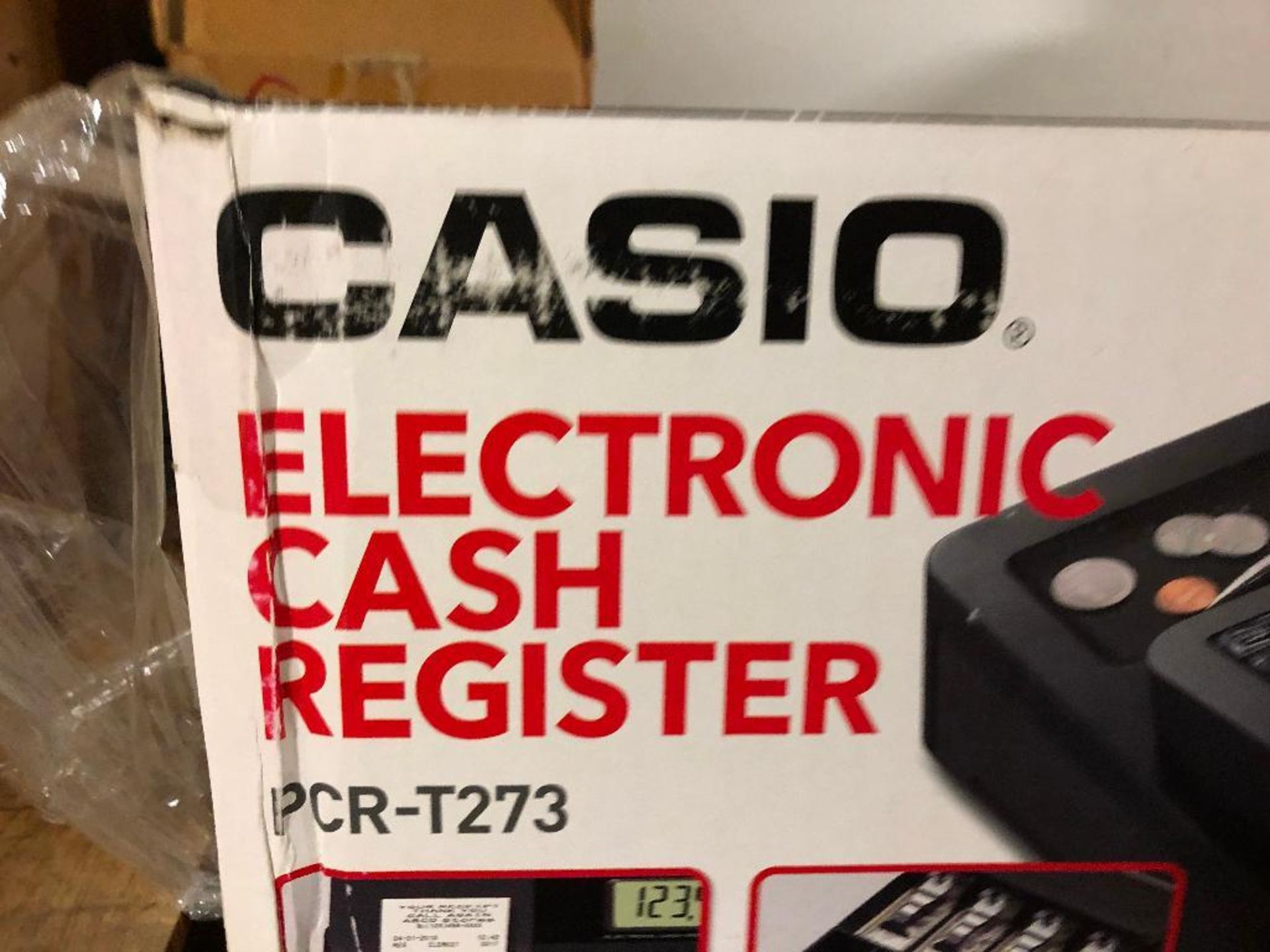 DESCRIPTION ELECTRONIC CASH REGISTER - WORKS ON 120 V, 50/60HZ SUPPLY & NEEDS MEMORY BACKUP BATTERIE - Image 2 of 2