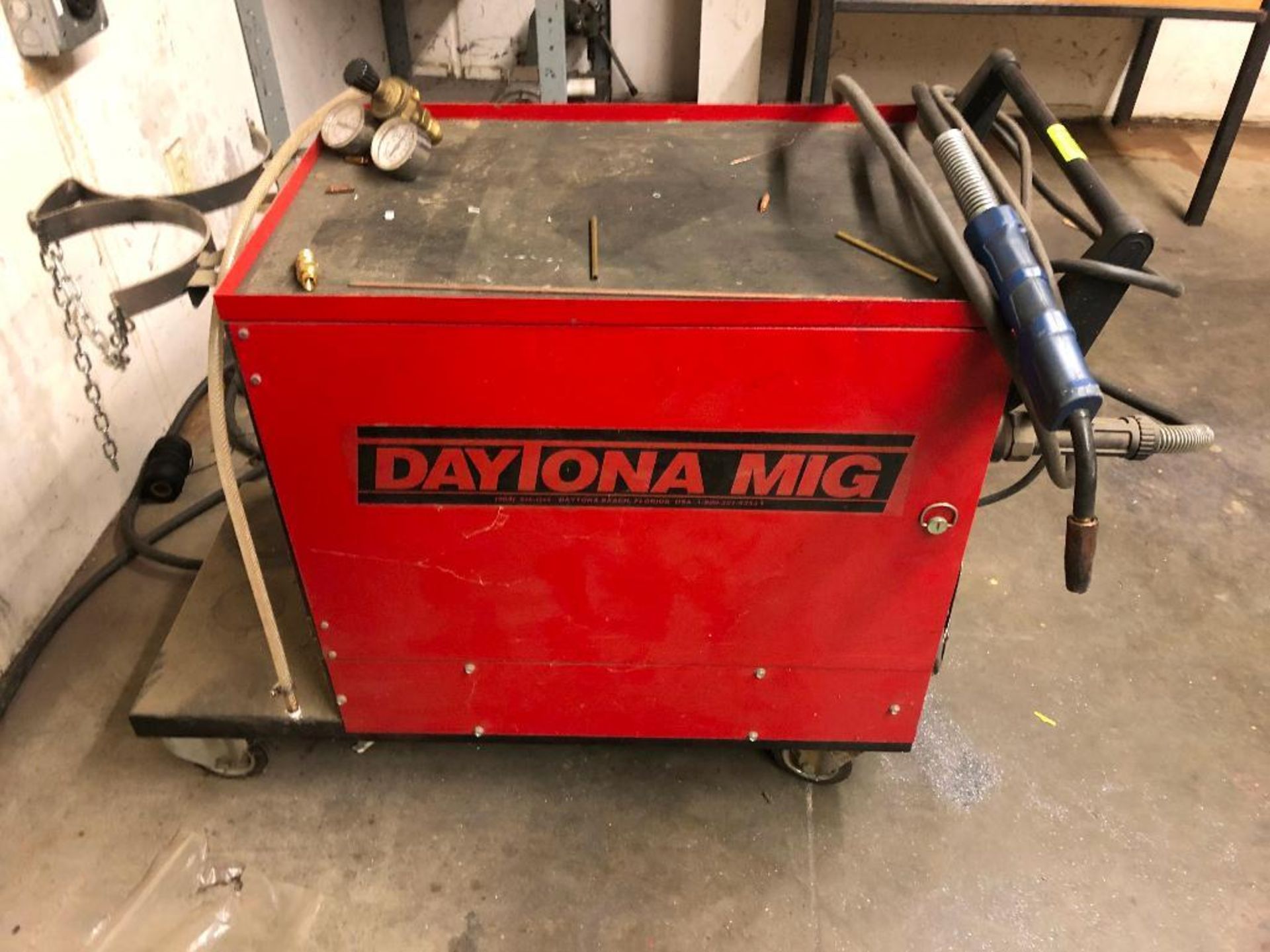 DESCRIPTION DAYTONA MIG 181C INTEGRATED MIG WELDER BRAND/MODEL DAYTONA ADDITIONAL INFORMATION 160 AM - Image 2 of 7