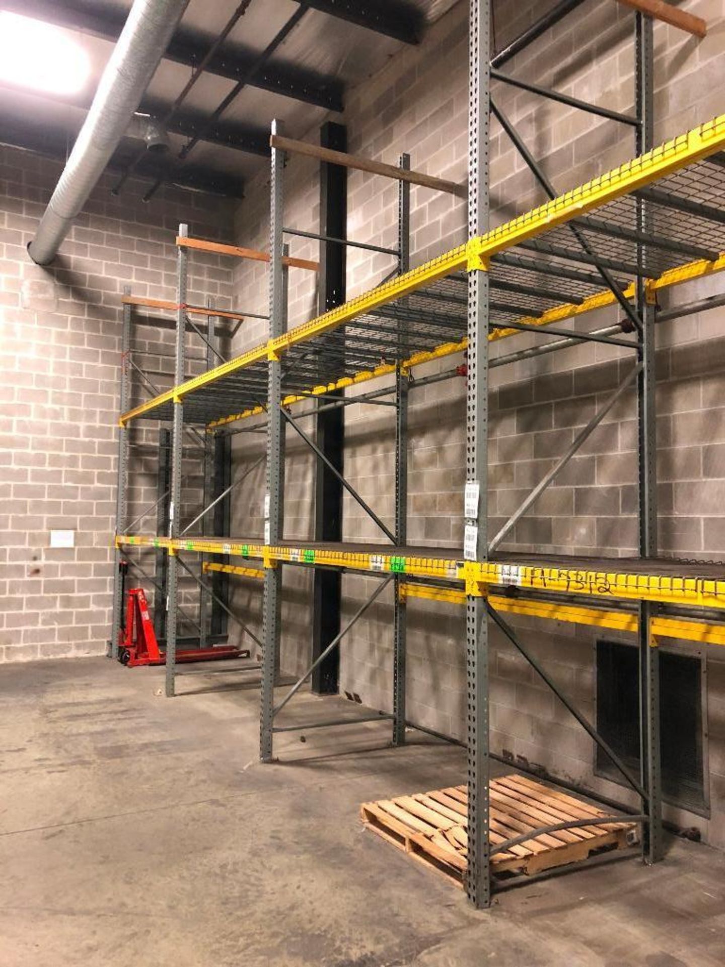 DESCRIPTION (9) SECTIONS OF 16 FT X 8 FT PALLET RACKING ADDITIONAL INFORMATION INCLUDES: (10) 16 FT - Image 2 of 9