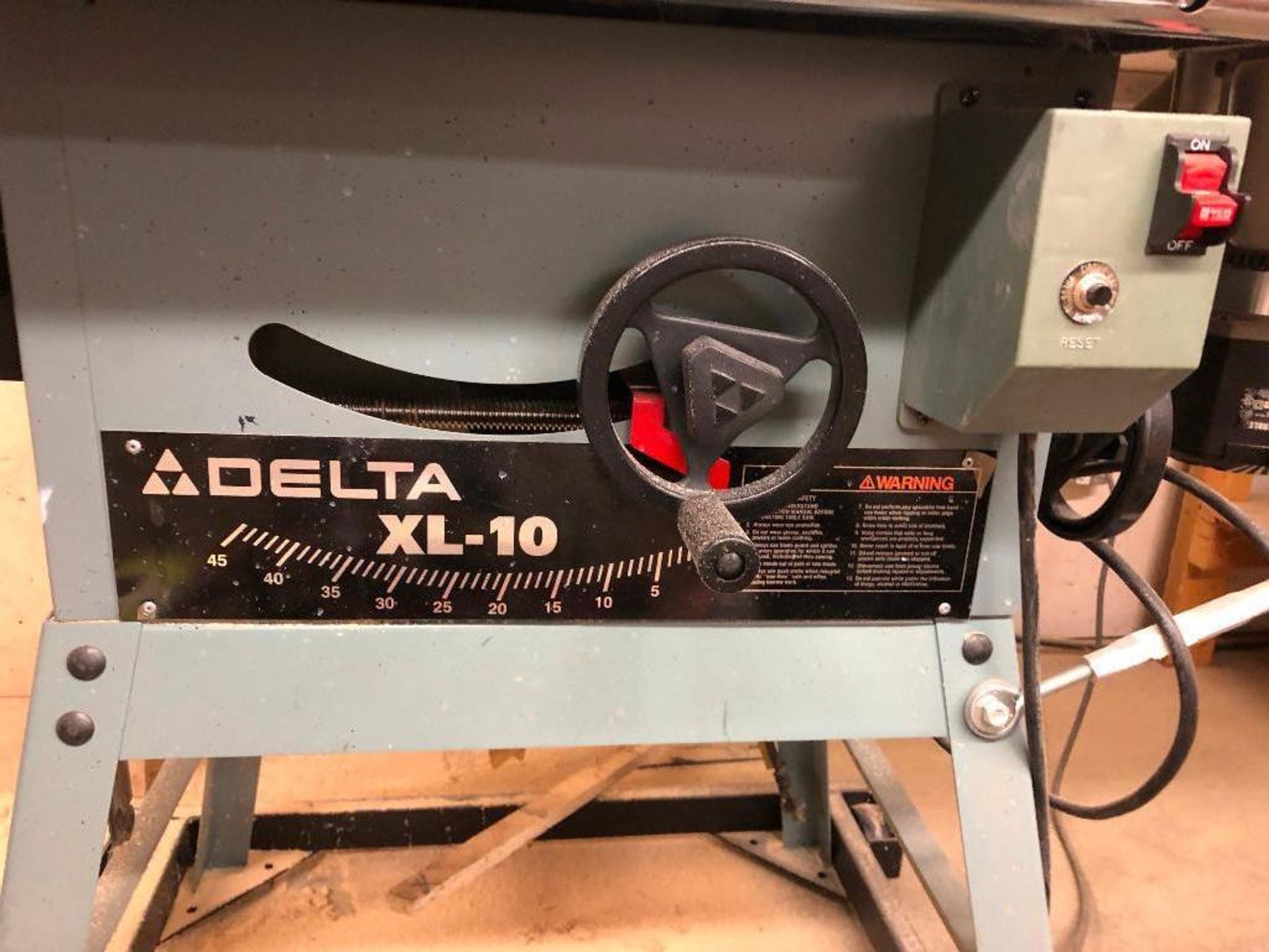 DESCRIPTION DELTA XL-10 TABLE SAW BRAND/MODEL DELTA 36-380 LOCATION TOOL ROOM QUANTITY 1 - Image 5 of 6