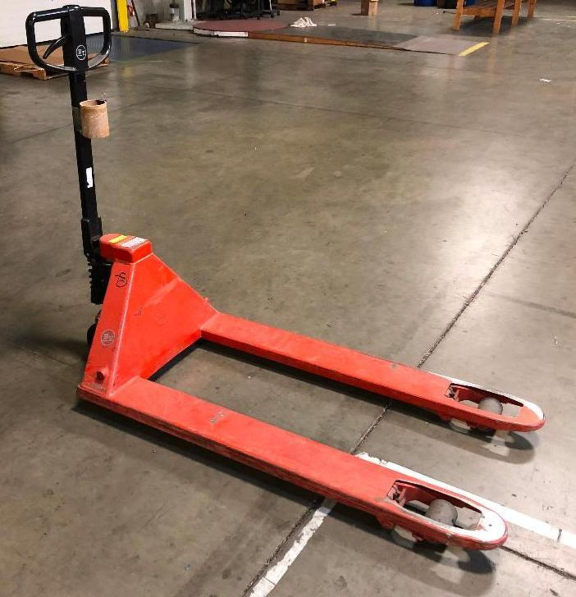 DESCRIPTION BT 5000 LB CAPACITY PALLET JACK BRAND/MODEL BT LOCATION WAREHOUSE: BAY 2 QUANTITY 1