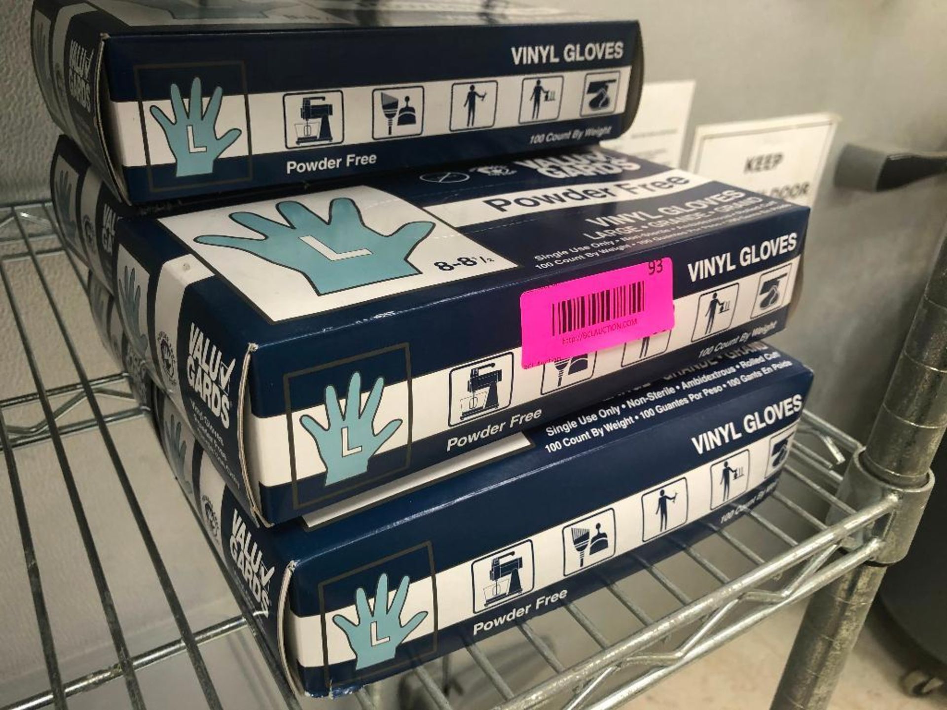 DESCRIPTION: (5) BOXES OF VALVU GARDS VINYL GLOVES - XL BRAND / MODEL: VALU GARDS LOCATION: KITCHEN