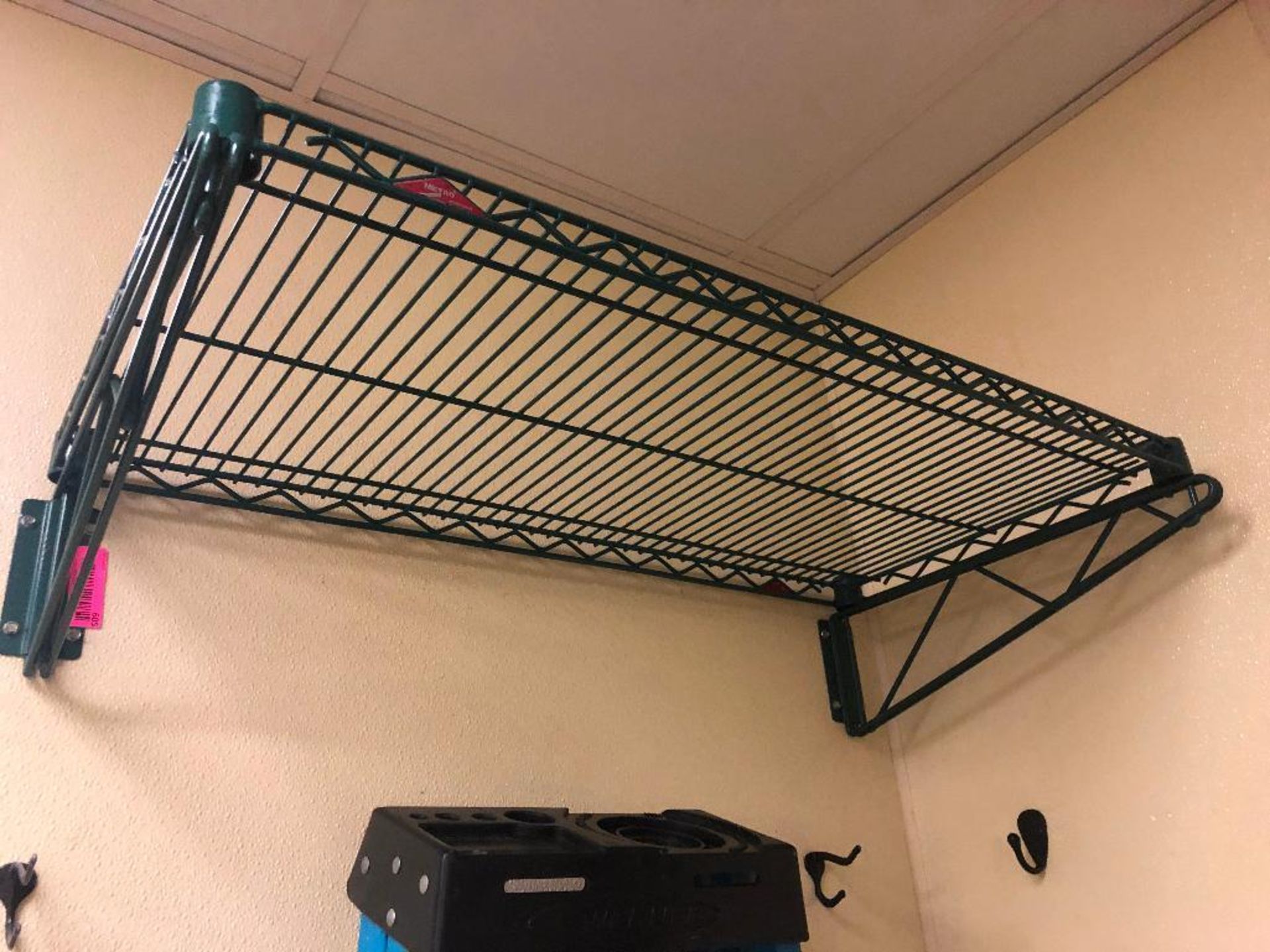 DESCRIPTION: 36" X 18" COATED WIRE WALL SHELF LOCATION: KITCHEN