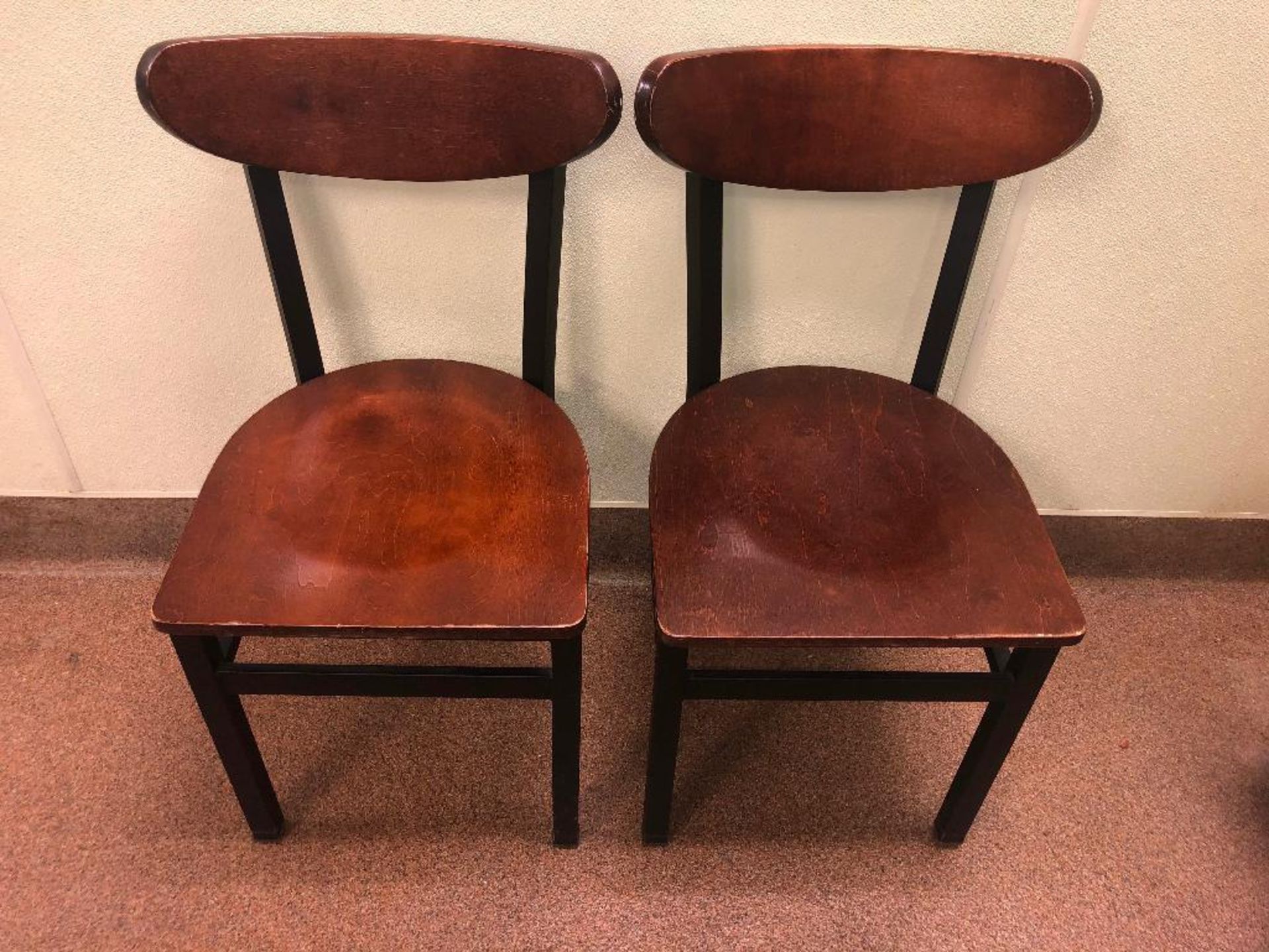 DESCRIPTION: (12) METAL FRAMED CHAIRS W/ WOODEN SEATS BRAND / MODEL: WALSH AND SIMMONS LOCATION: MAI