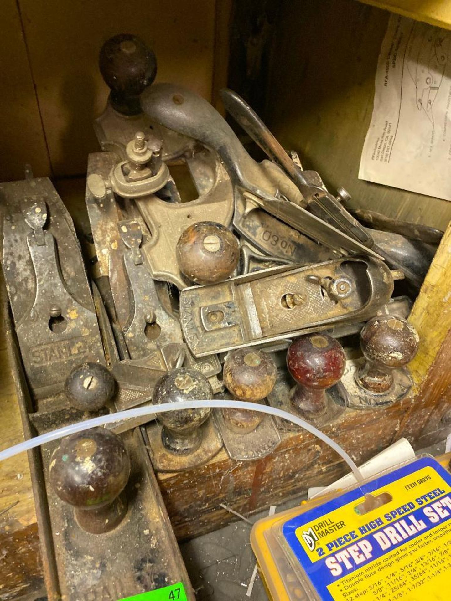 DESCRIPTION ASSORTED BENCH PLANES LOCATION BASEMENT THIS LOT IS ONE MONEY QUANTITY 1 - Image 2 of 3