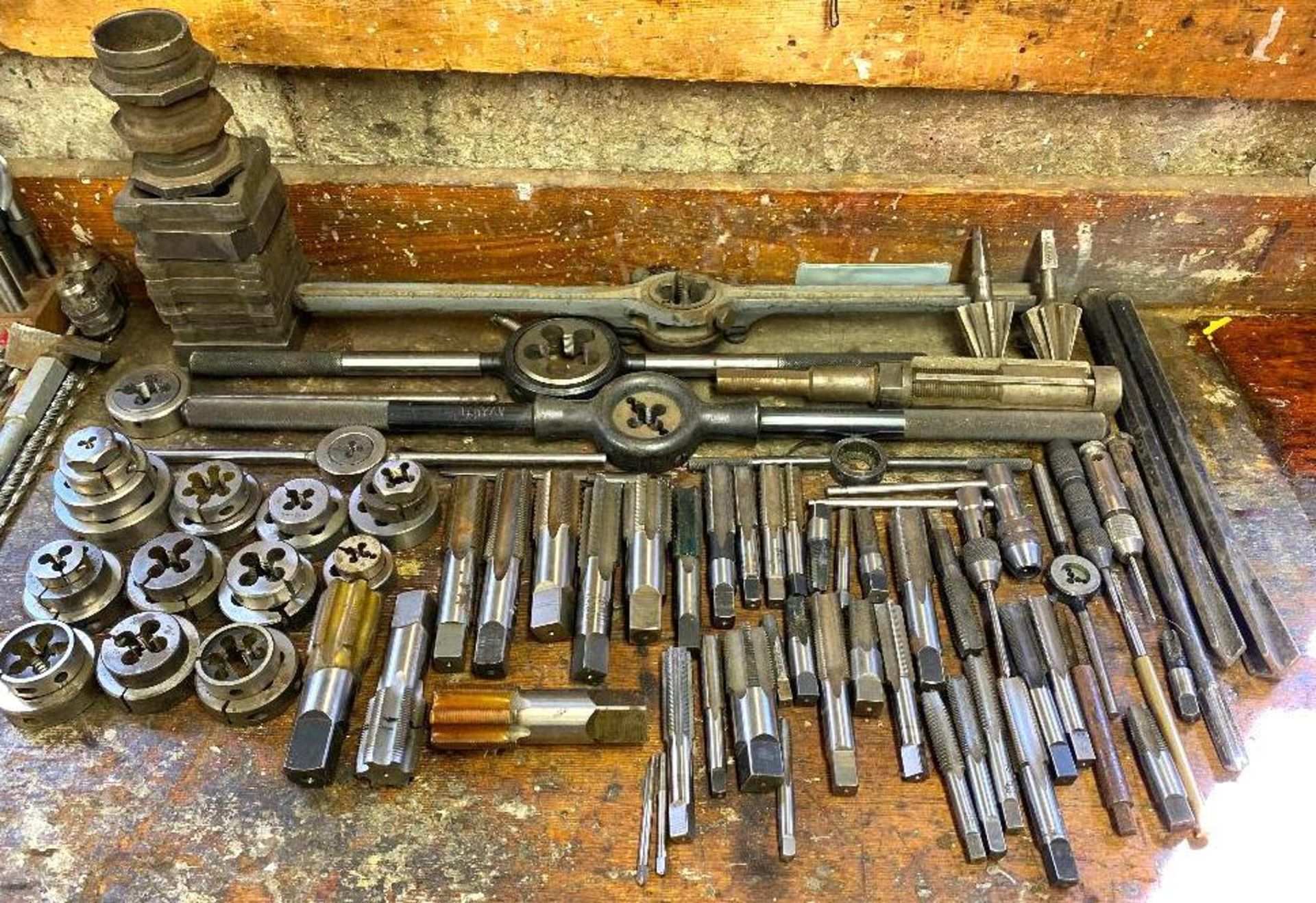 DESCRIPTION LARGE ASSORTMENT OF TAP & DIE SETS AS SHOWN LOCATION BASEMENT THIS LOT IS ONE MONEY QUAN - Image 3 of 3