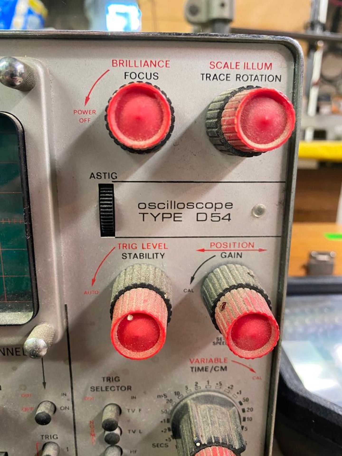 DESCRIPTION TYPE D54 OSCILLISCOPE BRAND/MODEL TELEQUIPMENT LOCATION BASEMENT QUANTITY: X BID 1 - Image 3 of 3