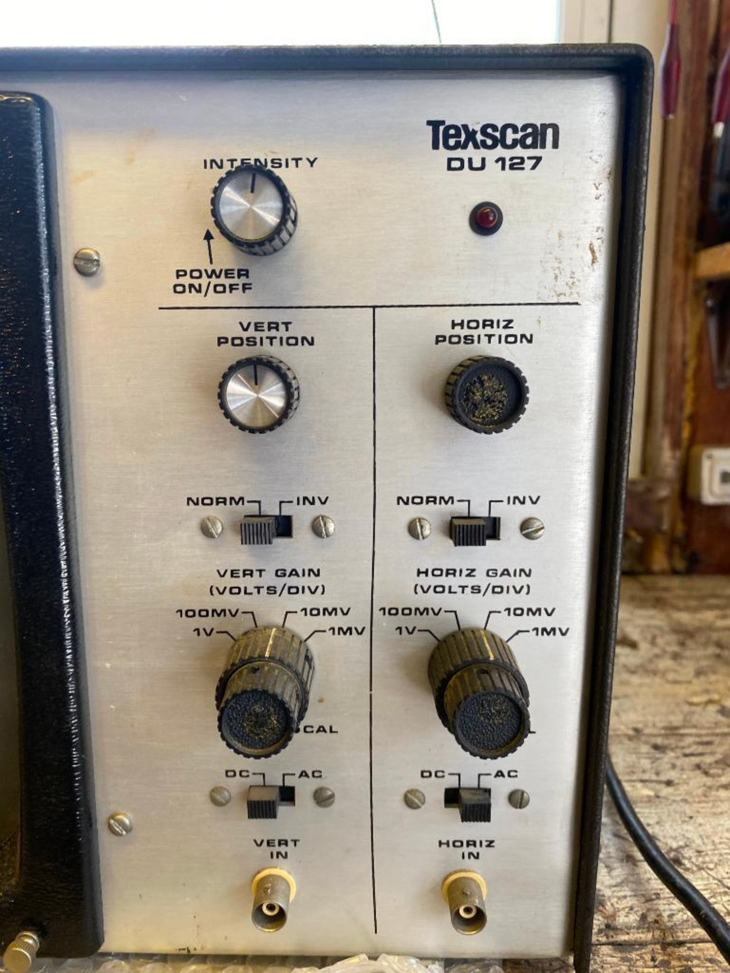 DESCRIPTION OSCILLOSCOPE BRAND/MODEL TEXSCAN DU 127 LOCATION GARAGE QUANTITY: X BID 1 - Image 2 of 2