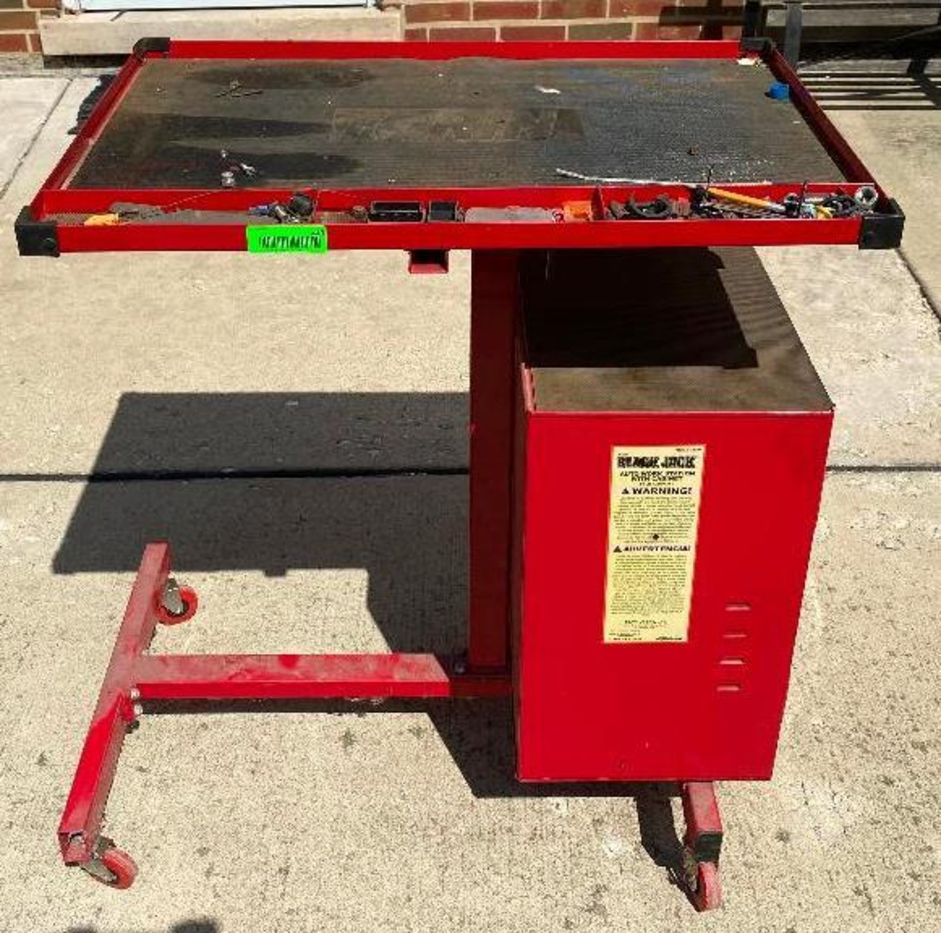 DESCRIPTION "BLACK JACK" AUTO WORK STATION WITH CABINET BRAND/MODEL TORIN T-35304 LOCATION GARAGE #1