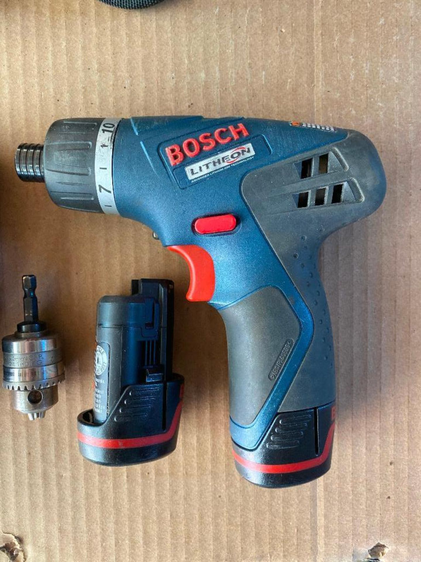DESCRIPTION BOSCH 12V 1/4" CORDLESS IMPACT DRIVER KIT (INCLUDES CHARGER, (2) BATTERIES AND IMPACT DR - Image 2 of 3