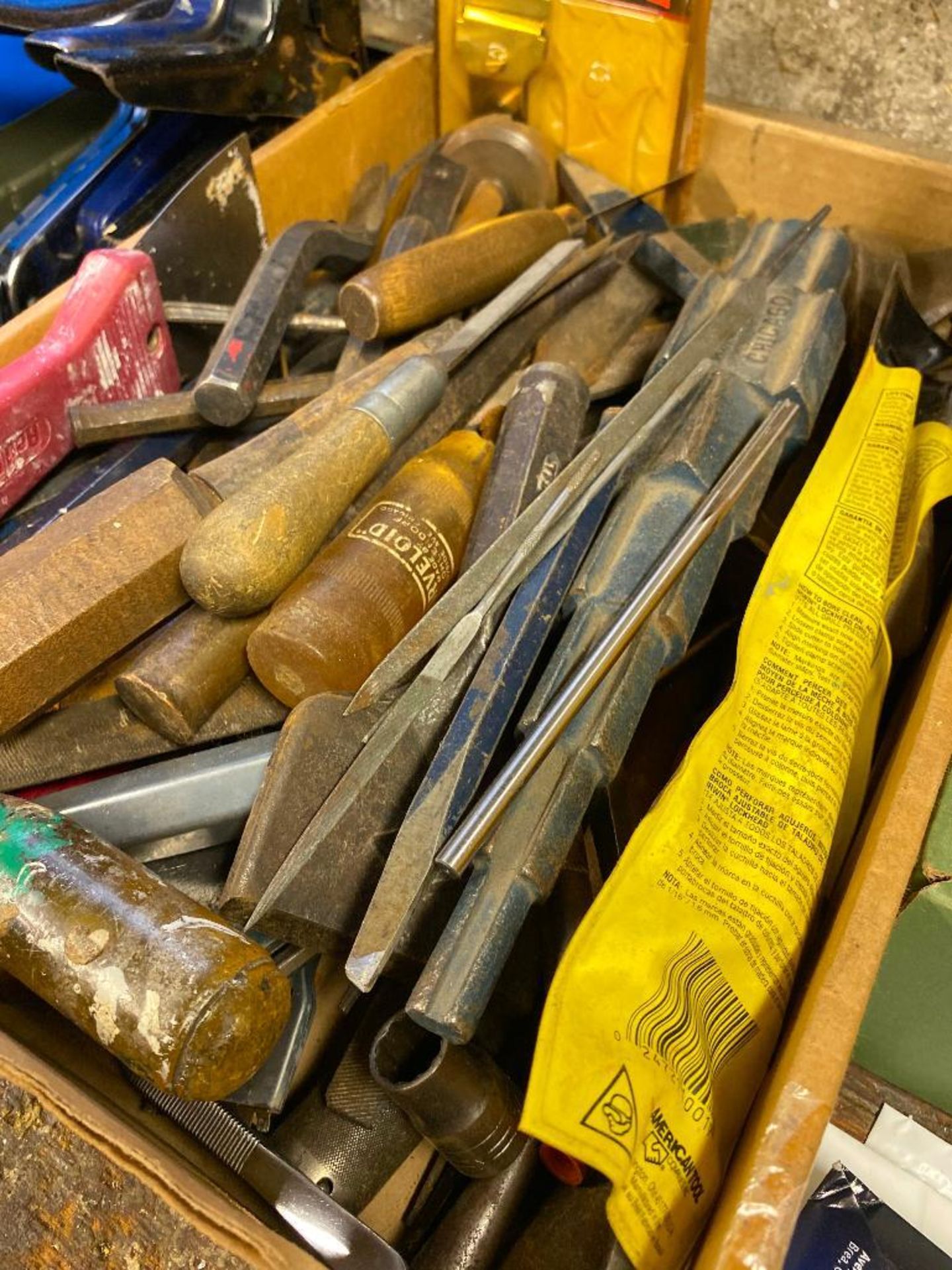 DESCRIPTION BOX OF ASSORTED HAND TOOLS AS SHOWN LOCATION BASEMENT THIS LOT IS ONE MONEY QUANTITY 1 - Image 2 of 2