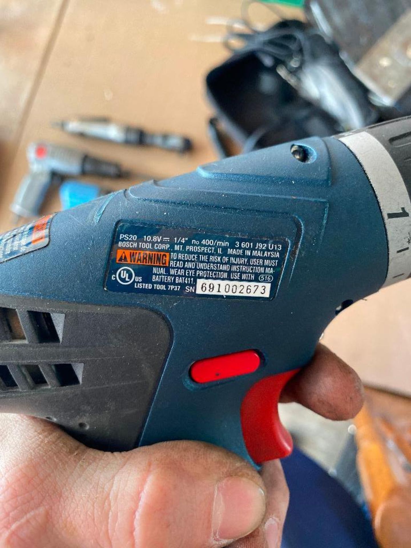 DESCRIPTION BOSCH 12V 1/4" CORDLESS IMPACT DRIVER KIT (INCLUDES CHARGER, (2) BATTERIES AND IMPACT DR - Image 3 of 3