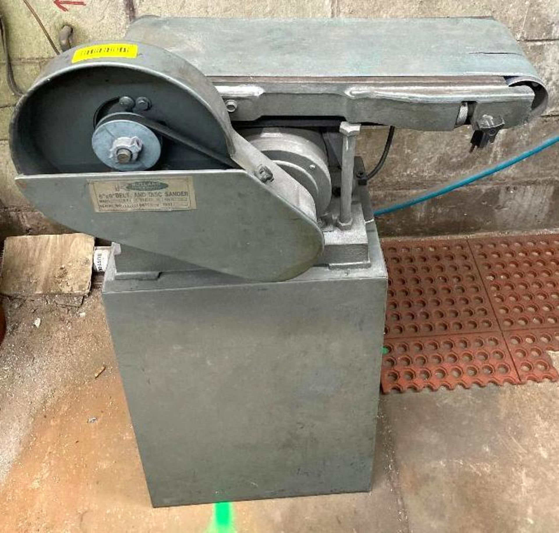 DESCRIPTION 6" X 9" BELT/ DISC SANDER BRAND/MODEL RUTLAND ADDITIONAL INFORMATION 1/2HP, 60 CYCLE, 11 - Image 2 of 5