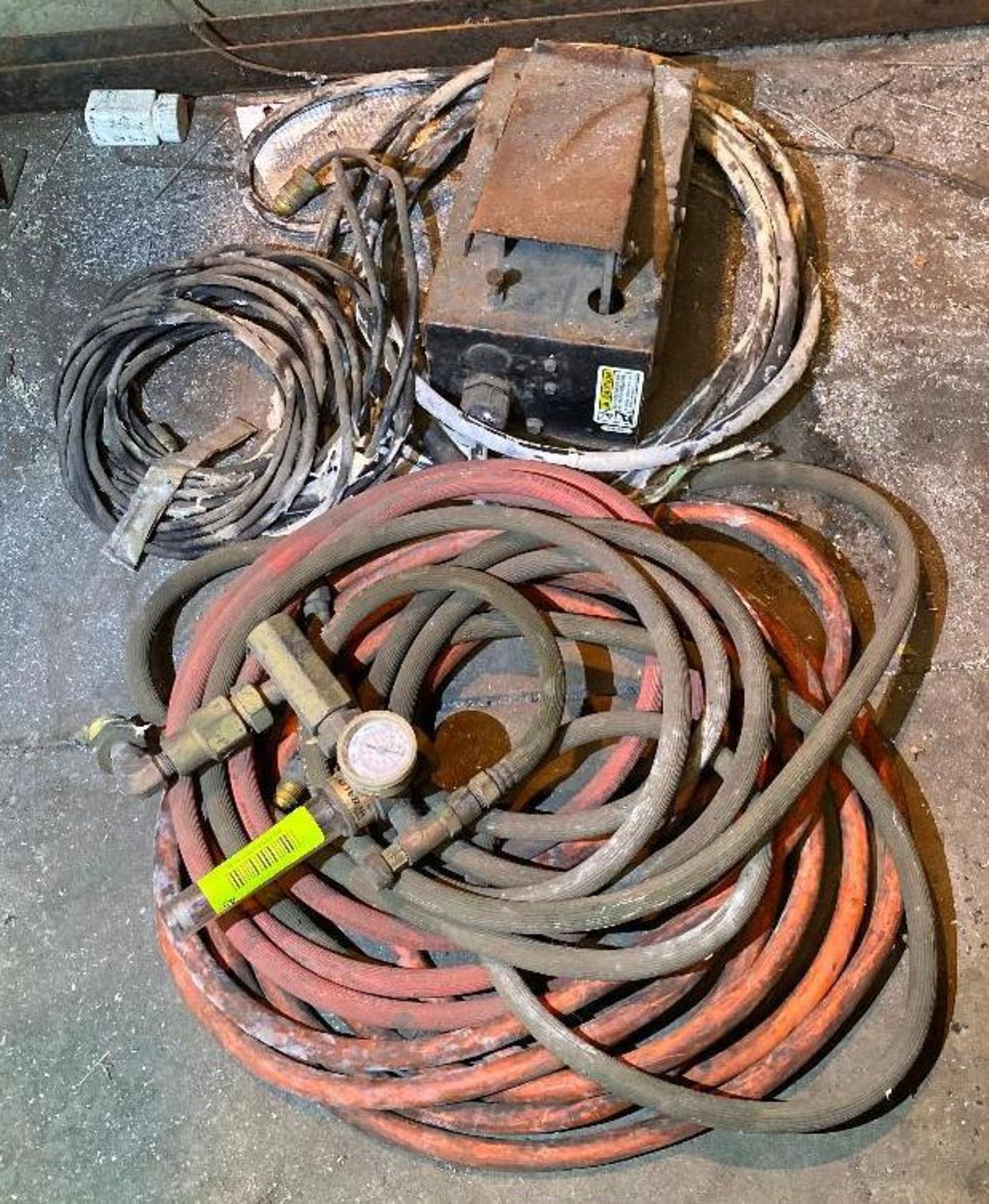 DESCRIPTION ASSORTED HOSES AND ELECTRICAL SUPPLIES AS SHOWN LOCATION D THIS LOT IS ONE MONEY QUANTIT