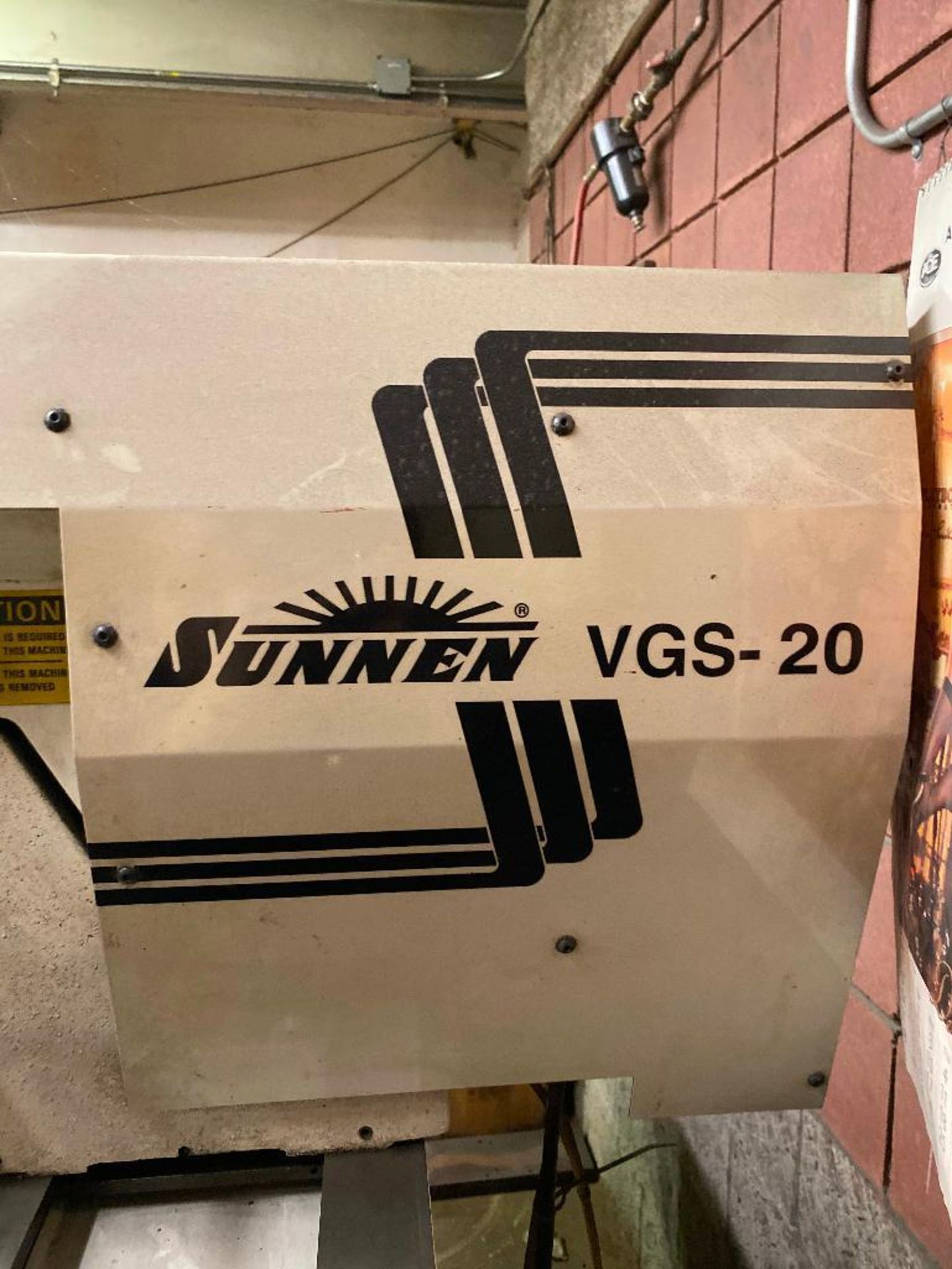 DESCRIPTION SUNNEN VGS-20P HEAD MACHINE WITH ASSORTED PARTS AS SHOWN (SEE PHOTOS) BRAND/MODEL SUNNEN - Image 7 of 14