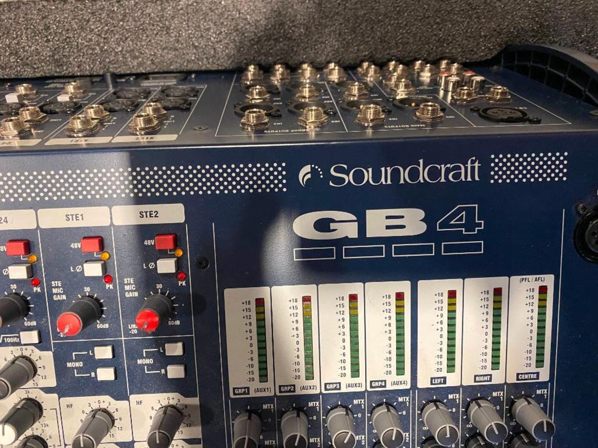 DESCRIPTION 24-CHANNEL ANALOG MIXER WITH ROAD CASE ON CASTERS BRAND/MODEL SOUNDCRAFT GB4 QUANTITY: X - Image 2 of 10