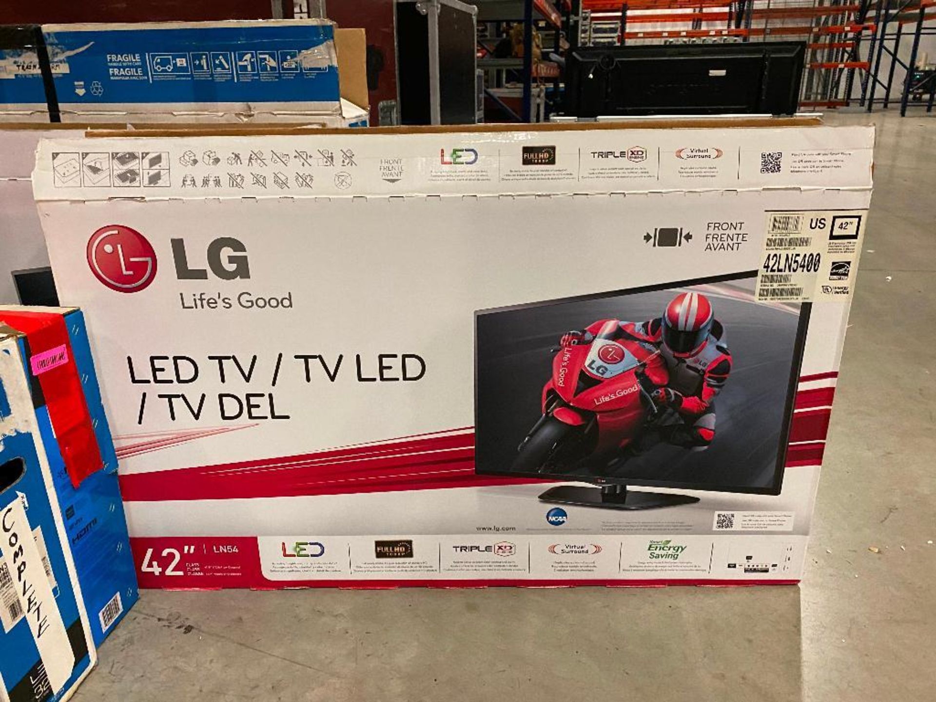 DESCRIPTION LG 42" FULL HD 1080P LED TV BRAND/MODEL LG 42LN5400 ADDITIONAL INFORMATION NO POWER CORD - Image 3 of 4