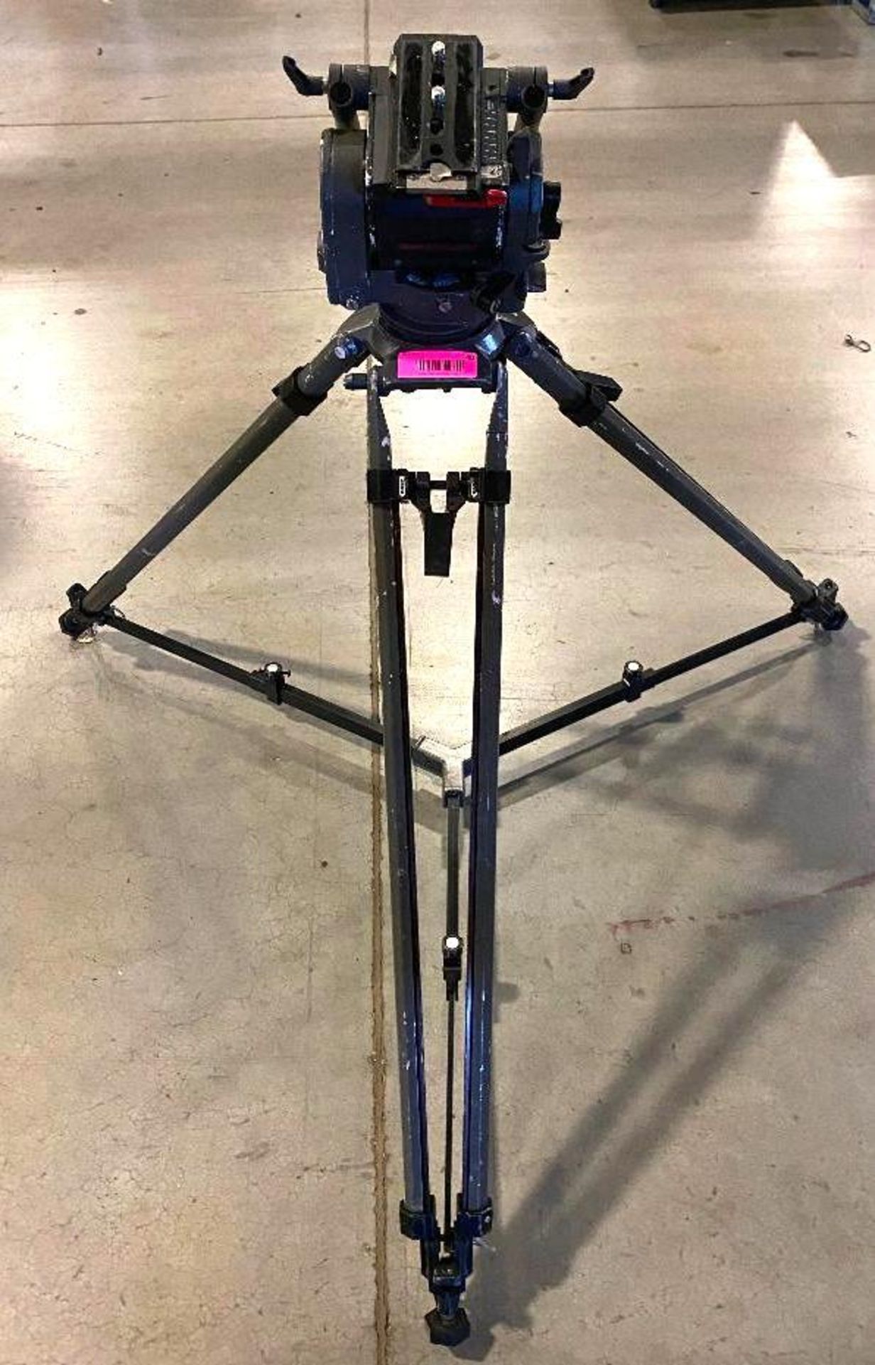 DESCRIPTION OCONNOR 1030B CAMERA TRIPOD SETUP LOCATION WAREHOUSE QUANTITY 1