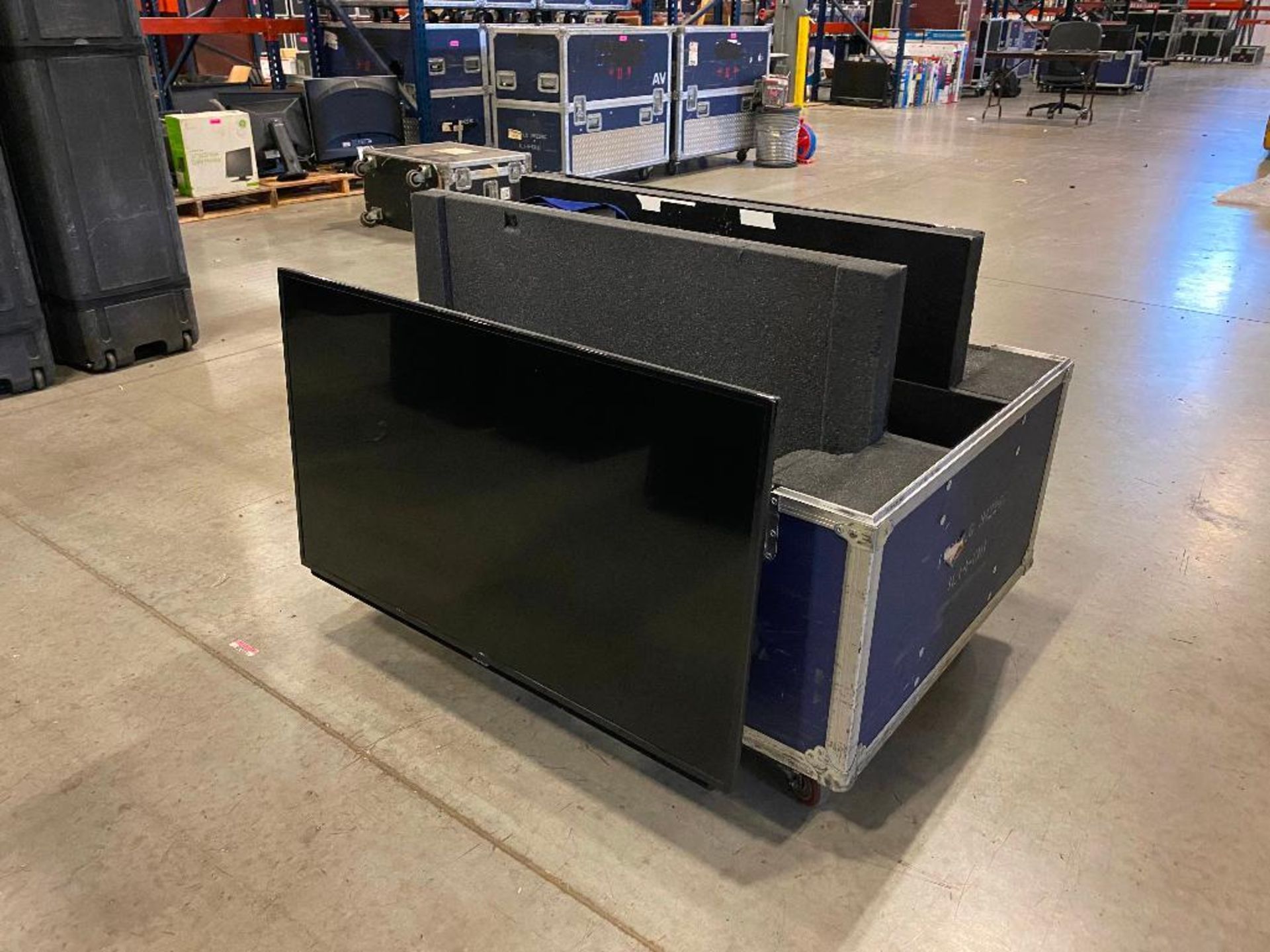 DESCRIPTION (2) SHARP - 42" CLASS (42" DIAG.) - LED - 1080P - HDTV W/ TRANSPORT ROAD CASE ON CASTERS - Image 2 of 7