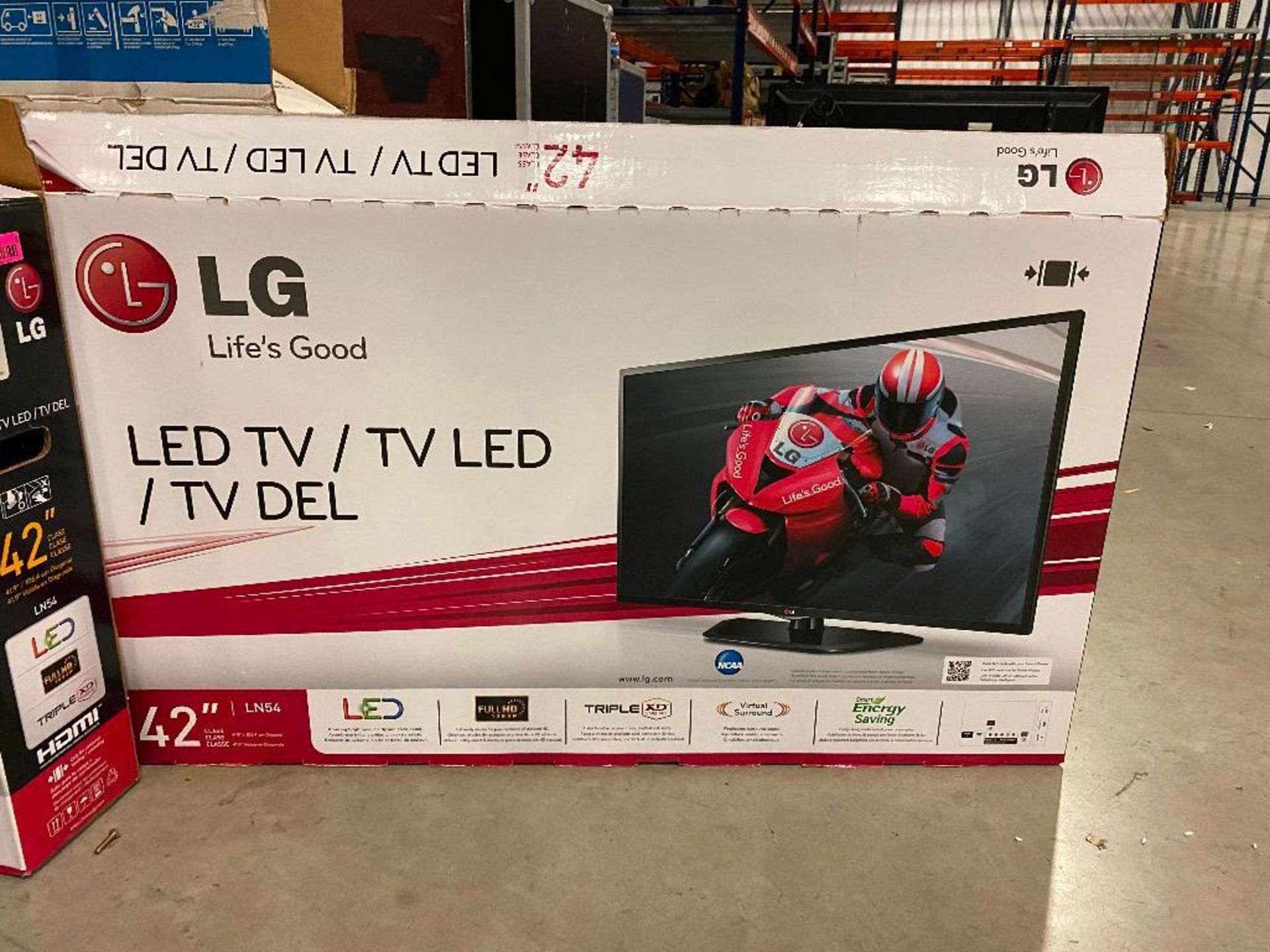 DESCRIPTION LG 42" FULL HD 1080P LED TV BRAND/MODEL LG 42LN5400 ADDITIONAL INFORMATION NO POWER CORD - Image 2 of 6