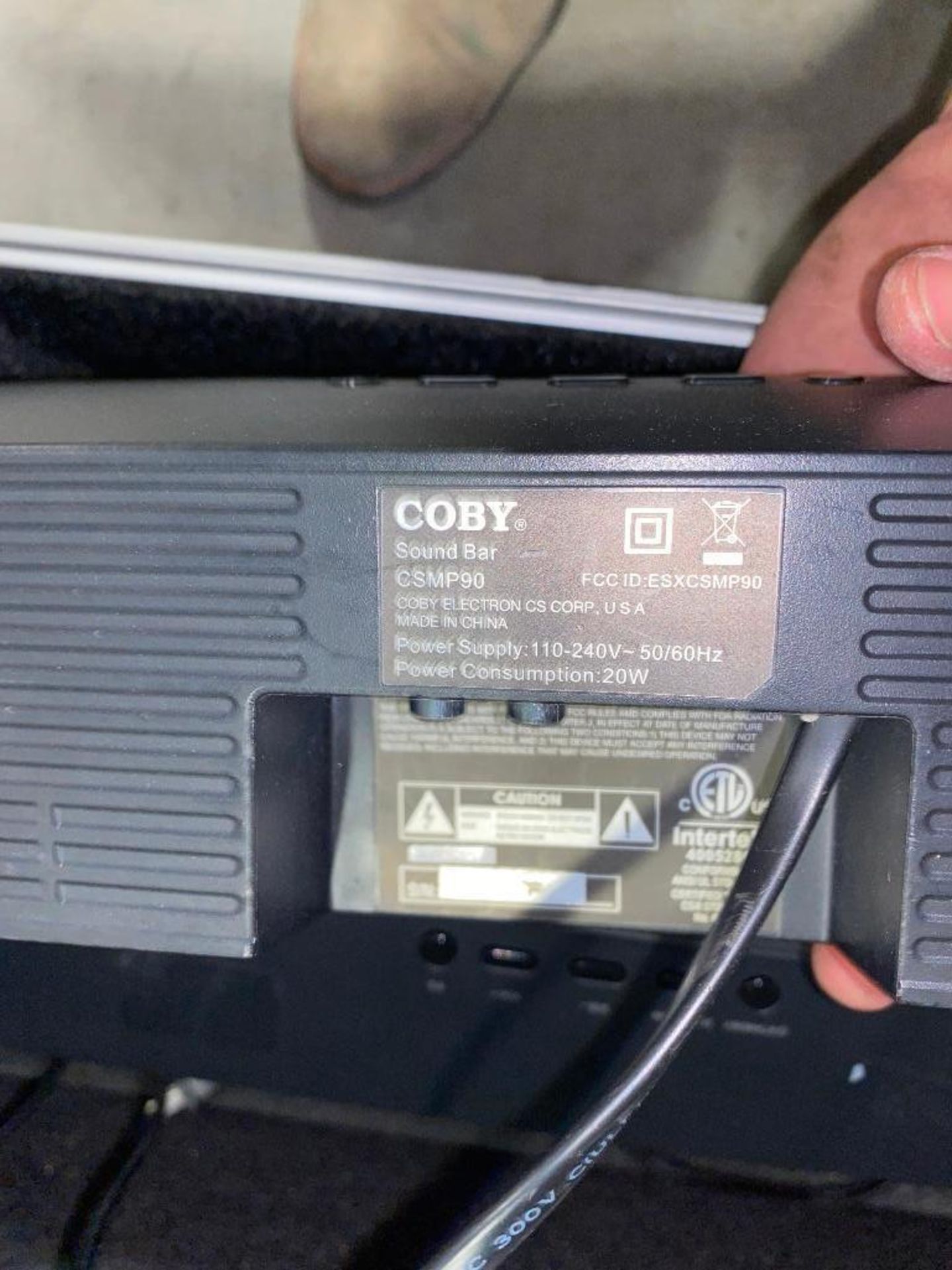 DESCRIPTION (2) COBY CSMP90 SOUND BAR 2.1 CHANNEL WIRELESS BLUETOOTH W/ PROTECTIVE CASE BRAND/MODEL - Image 6 of 8