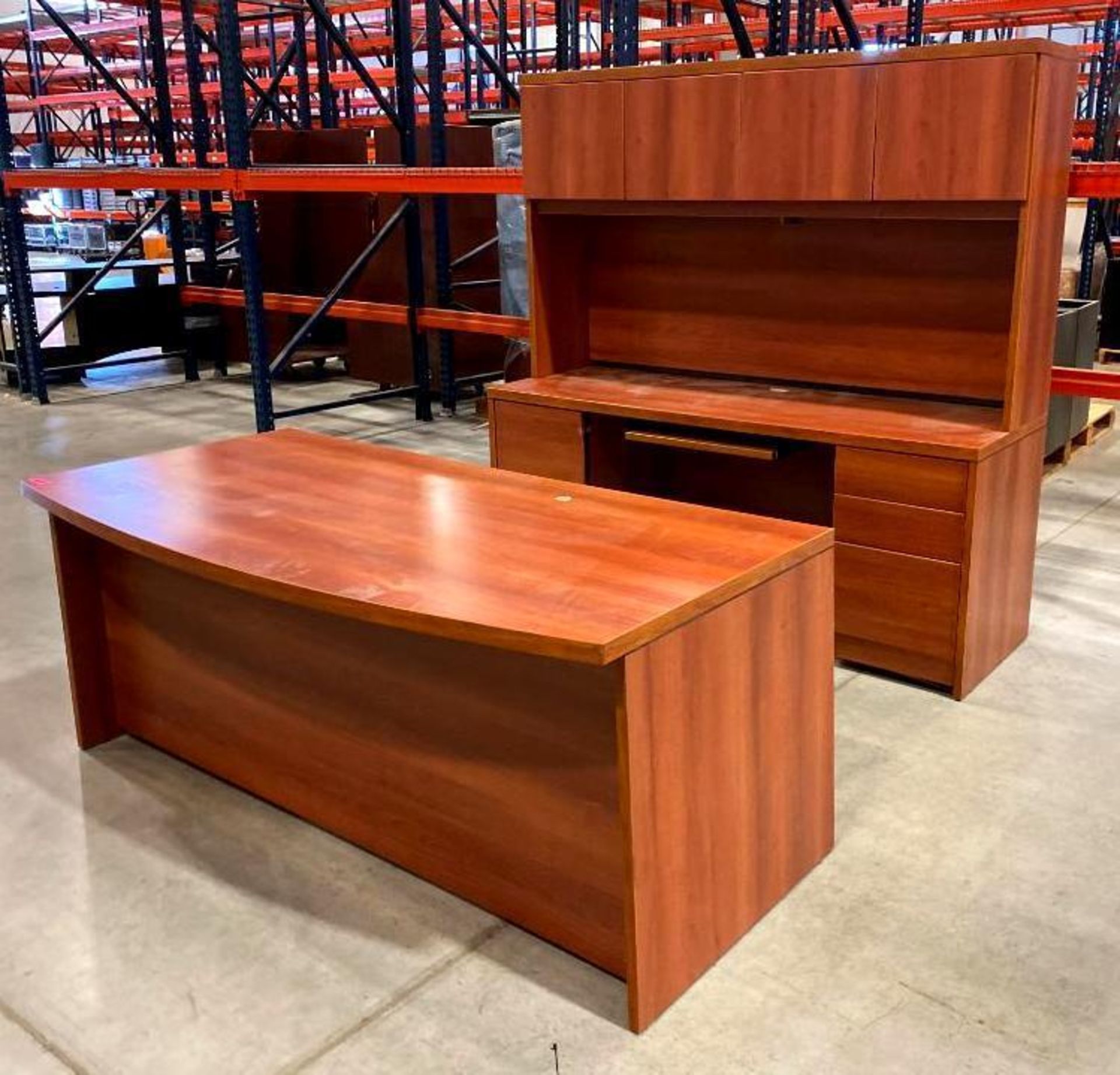 DESCRIPTION OFFICE DESK WITH CREDENZA AND HUTCH SIZE 72" QUANTITY: X BID 1 - Image 2 of 4