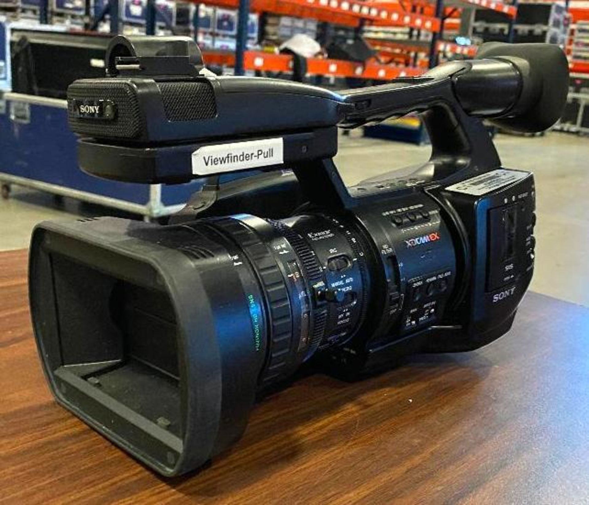 DESCRIPTION SONY PMW-EX1R EX FULL HD CAMCORDER W/ ACCESSORIES AND CARRYING KIT (SEE PHOTOS) LOCATION