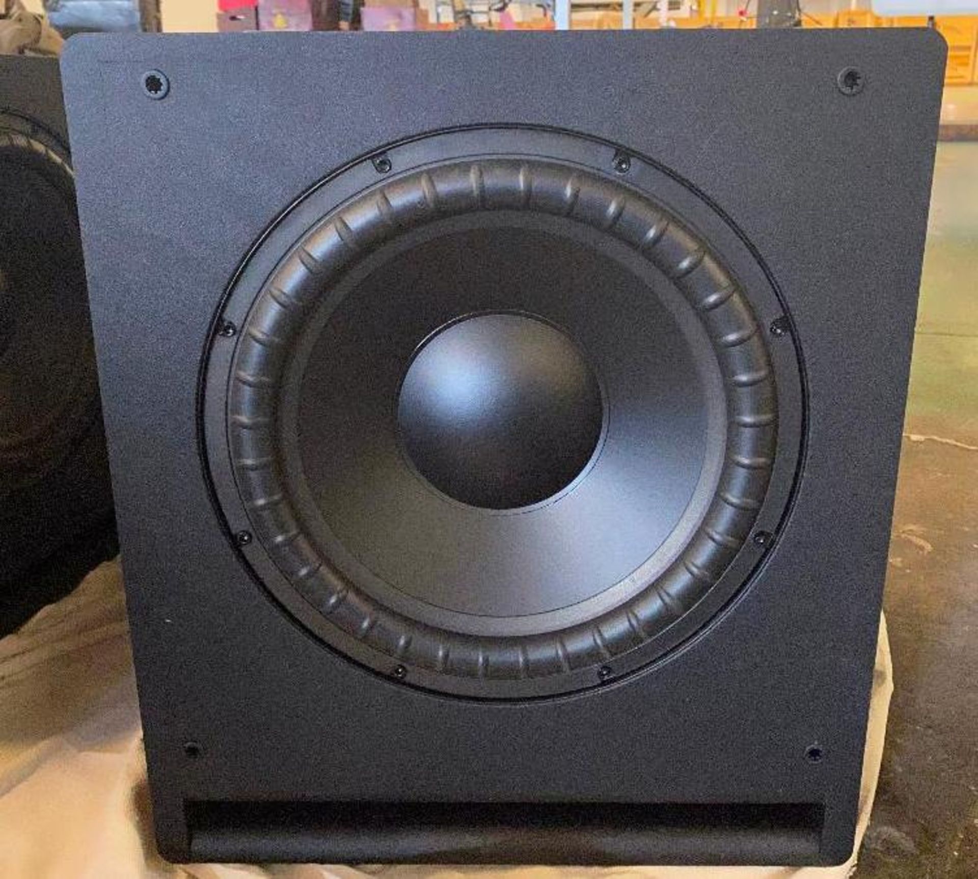 DESCRIPTION: 12" MATTE BLACK POWERED SUBWOOFER BRAND / MODEL: EPISODE ES-SUB-12-300-MB RETAIL PRICE: