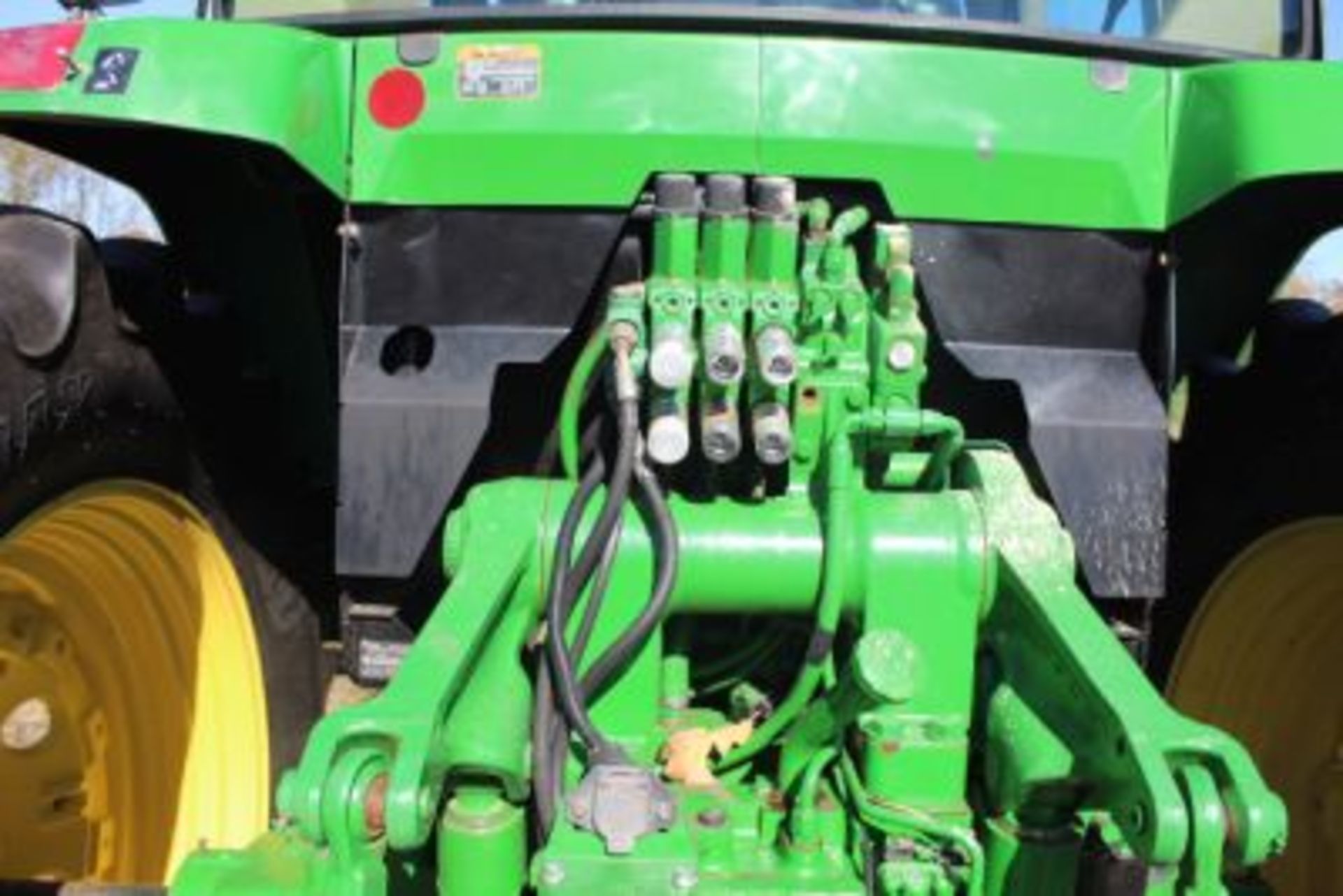 1998 JOHN DEERE 7610 CAB TRACTOR - Image 4 of 7