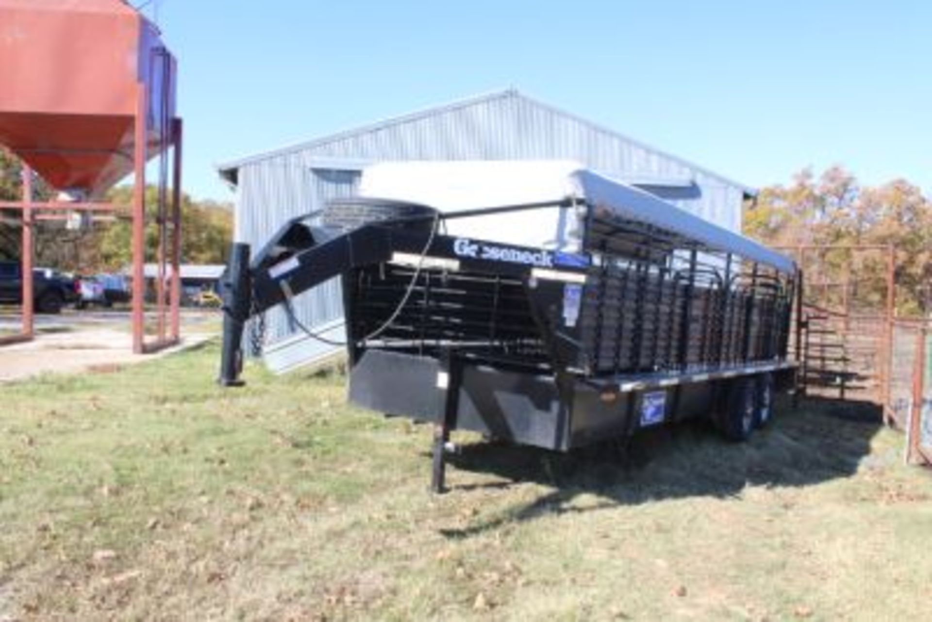 2014 GOOSENECK CATTLE TRAILER - Image 2 of 8