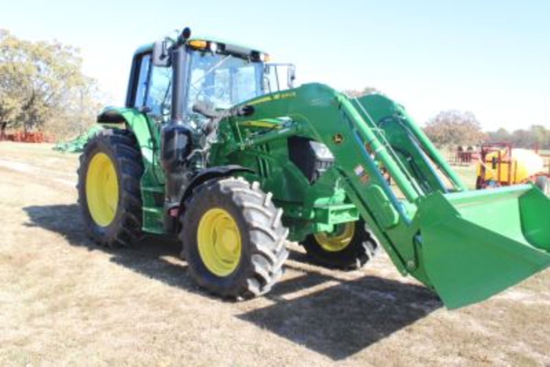 2017 JOHN DEERE 6130 W/ 640R LOADER - Image 4 of 9