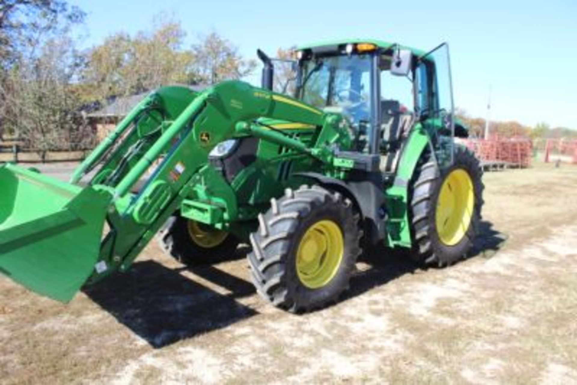 2017 JOHN DEERE 6130 W/ 640R LOADER