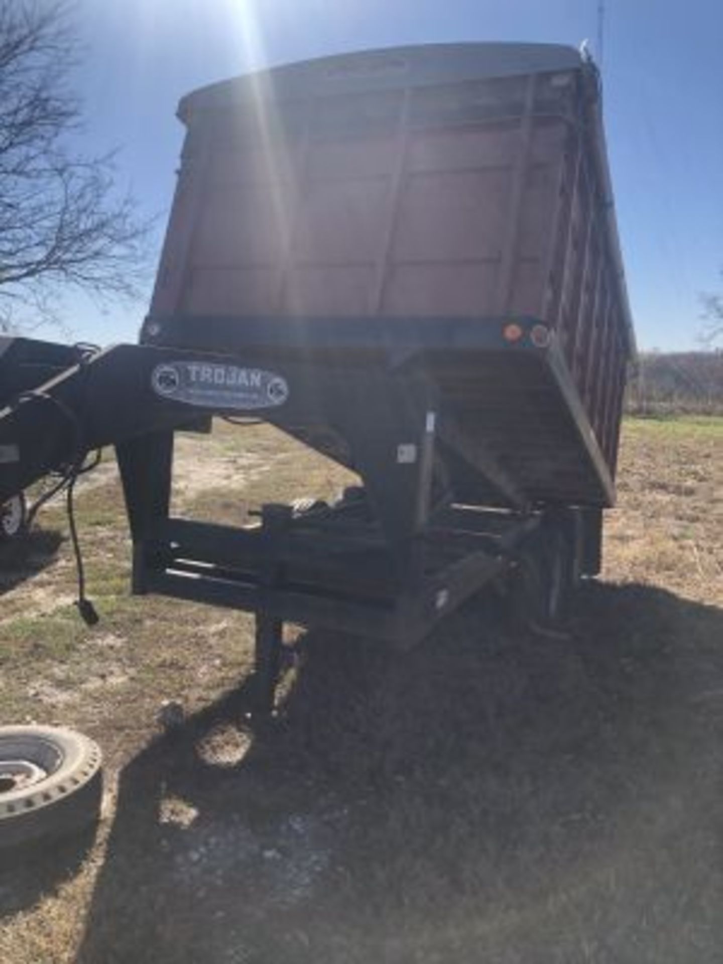 TROJAN HYDRAULIC DUMP TRAILER W/ GRAIN BOX