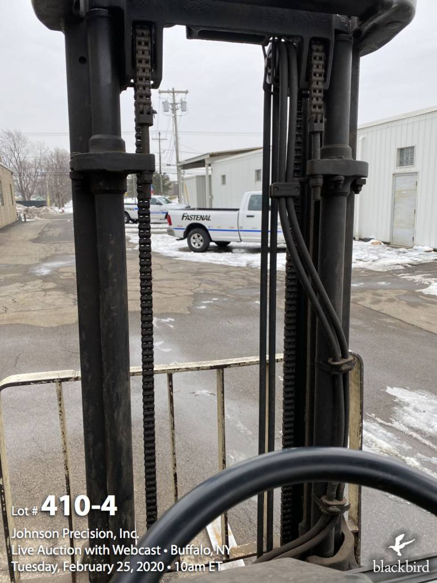 Yale 5000 lb propane forklift DELAYED REMOVAL 3/14 - Image 4 of 13