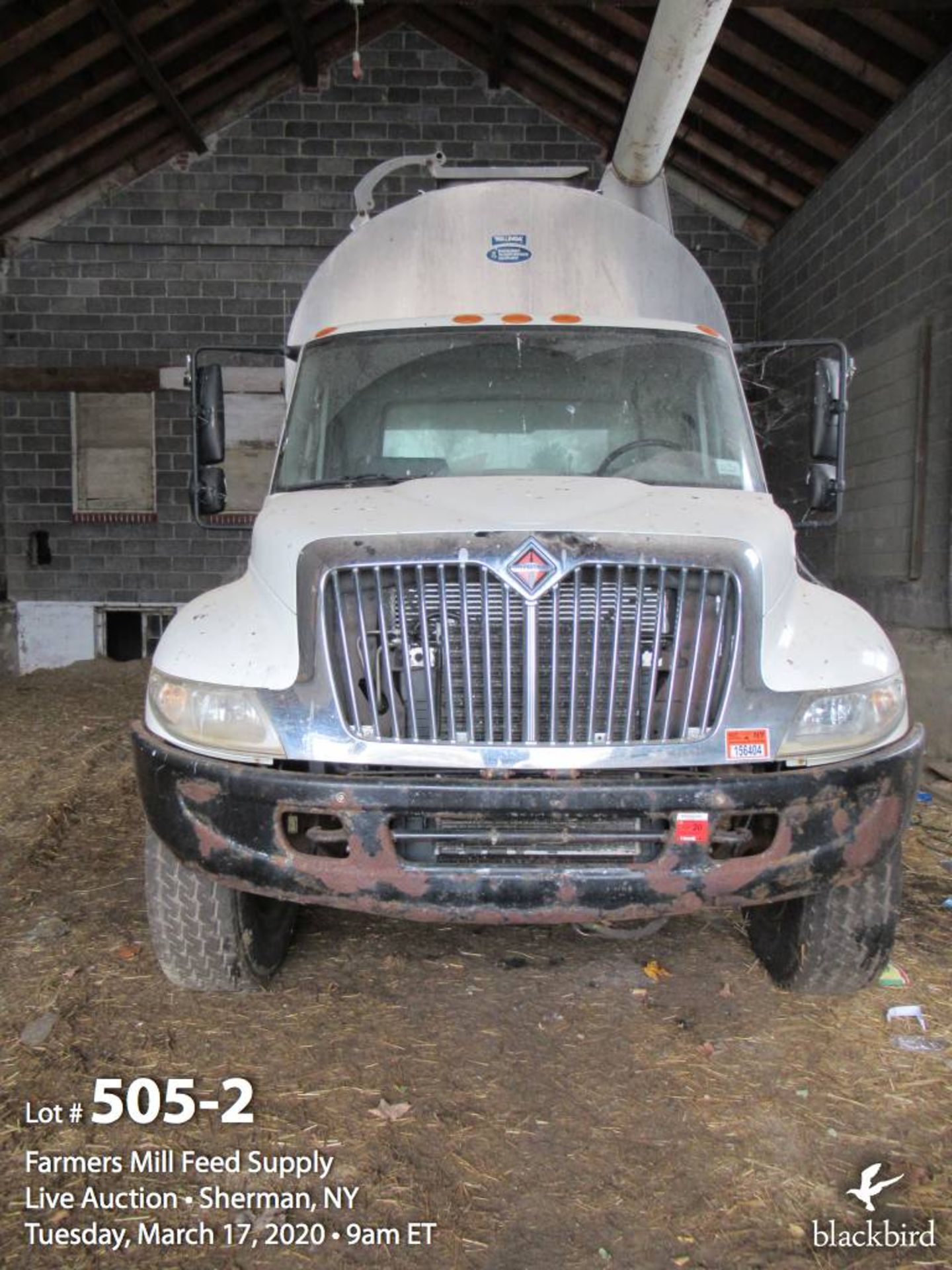 2004 International DT530 feed truck - Image 3 of 18