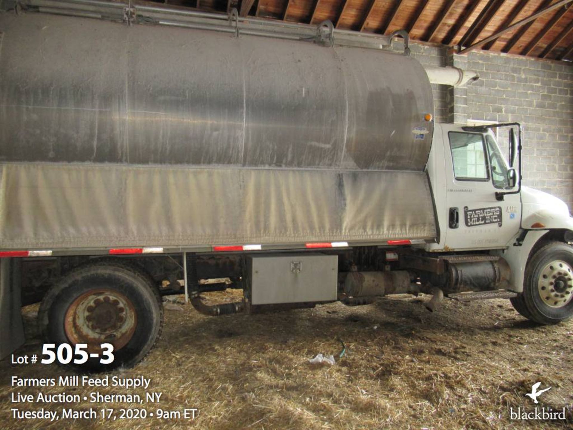 2004 International DT530 feed truck - Image 4 of 18