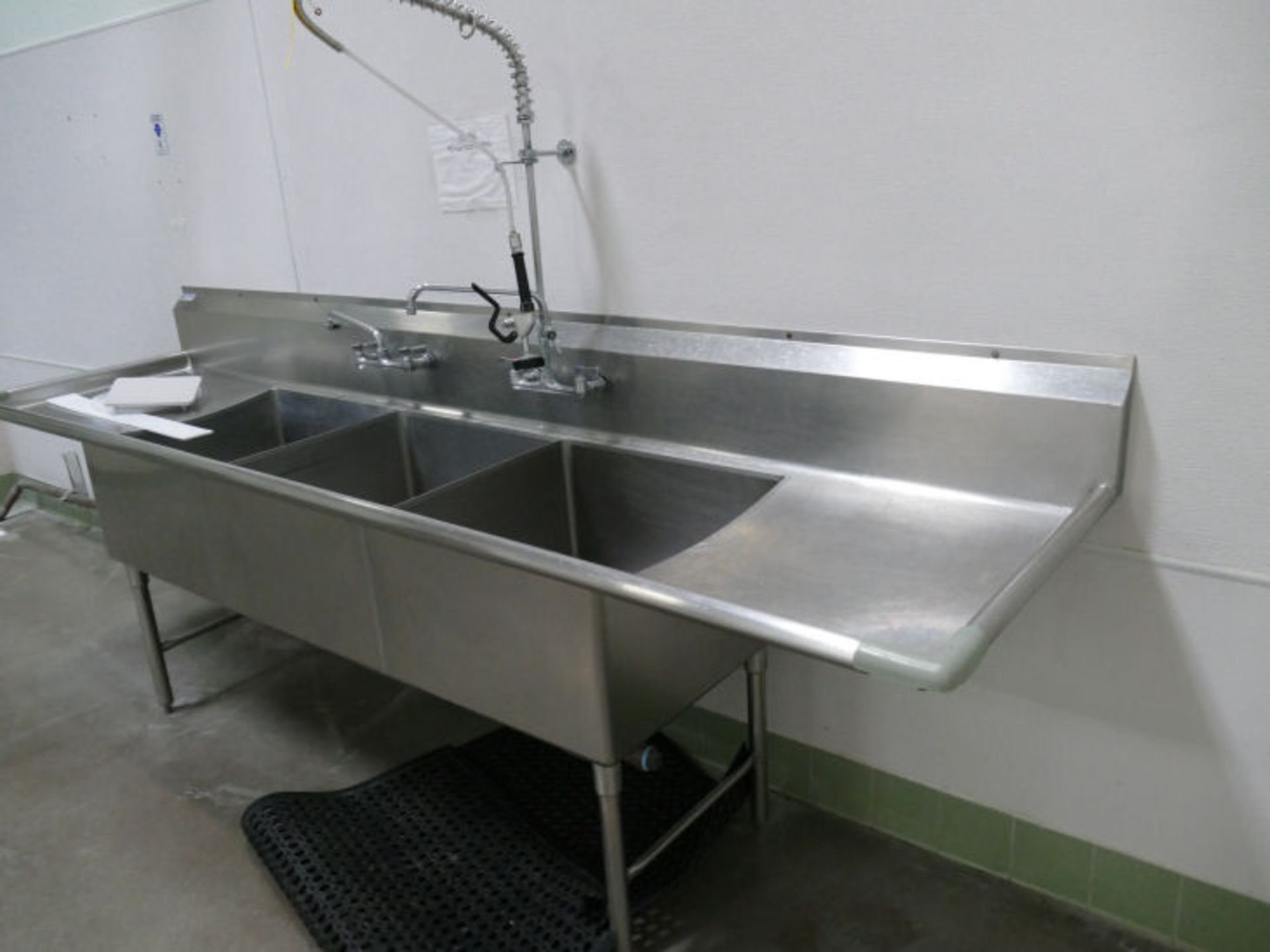 3-COMPARTMENT STAINLESS STEEL WASH SINK