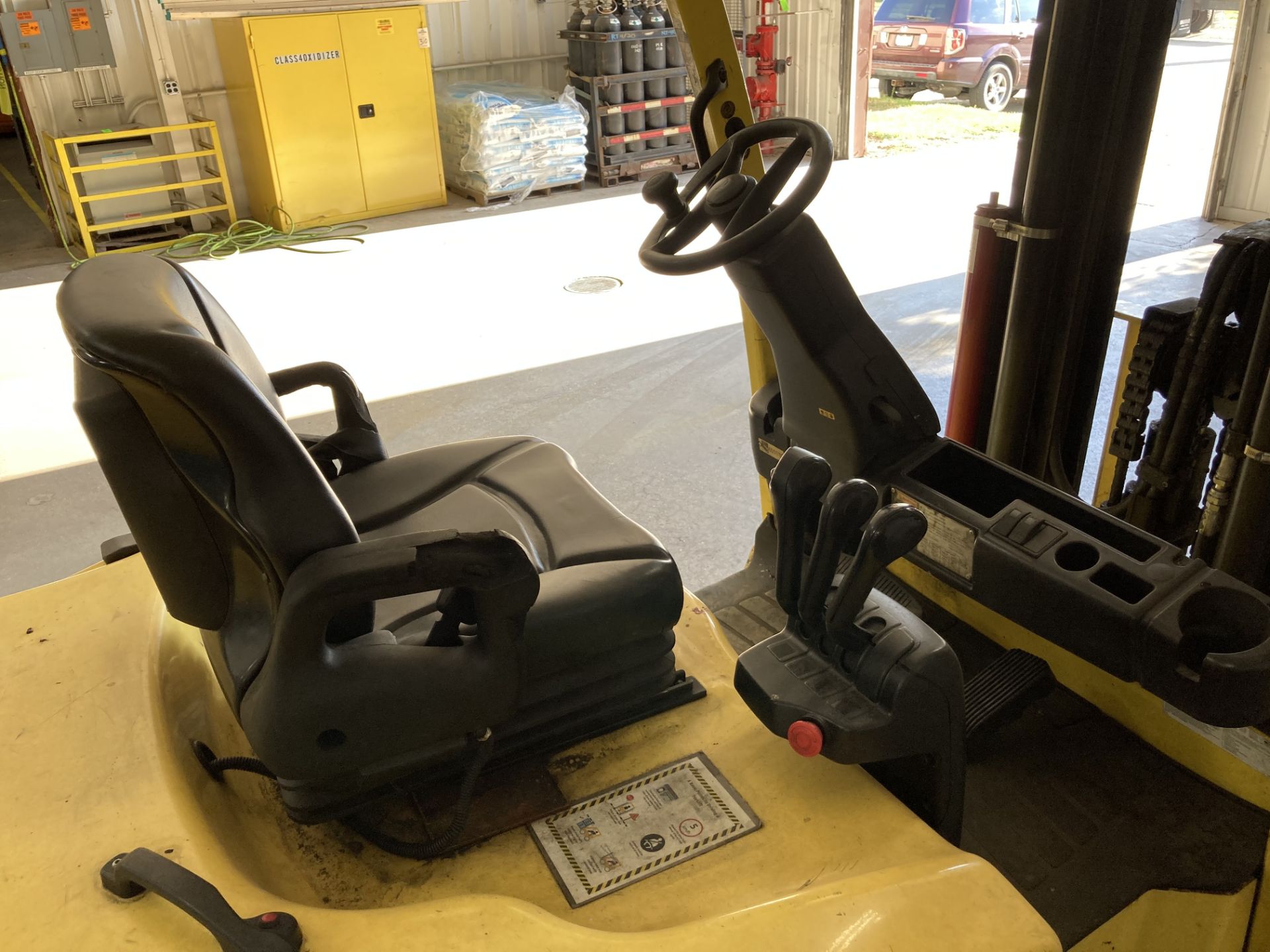 2013 Hyster 8,000 Lb Capacity Electric Forklift Model E80XN - Image 6 of 9