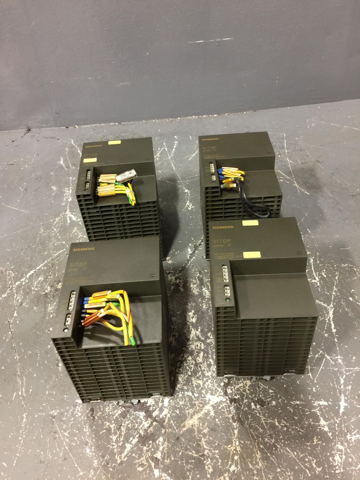 (4) - SIEMENS 6EP1 334-2AA00 SITOP POWER 10_POWER SUPPLY