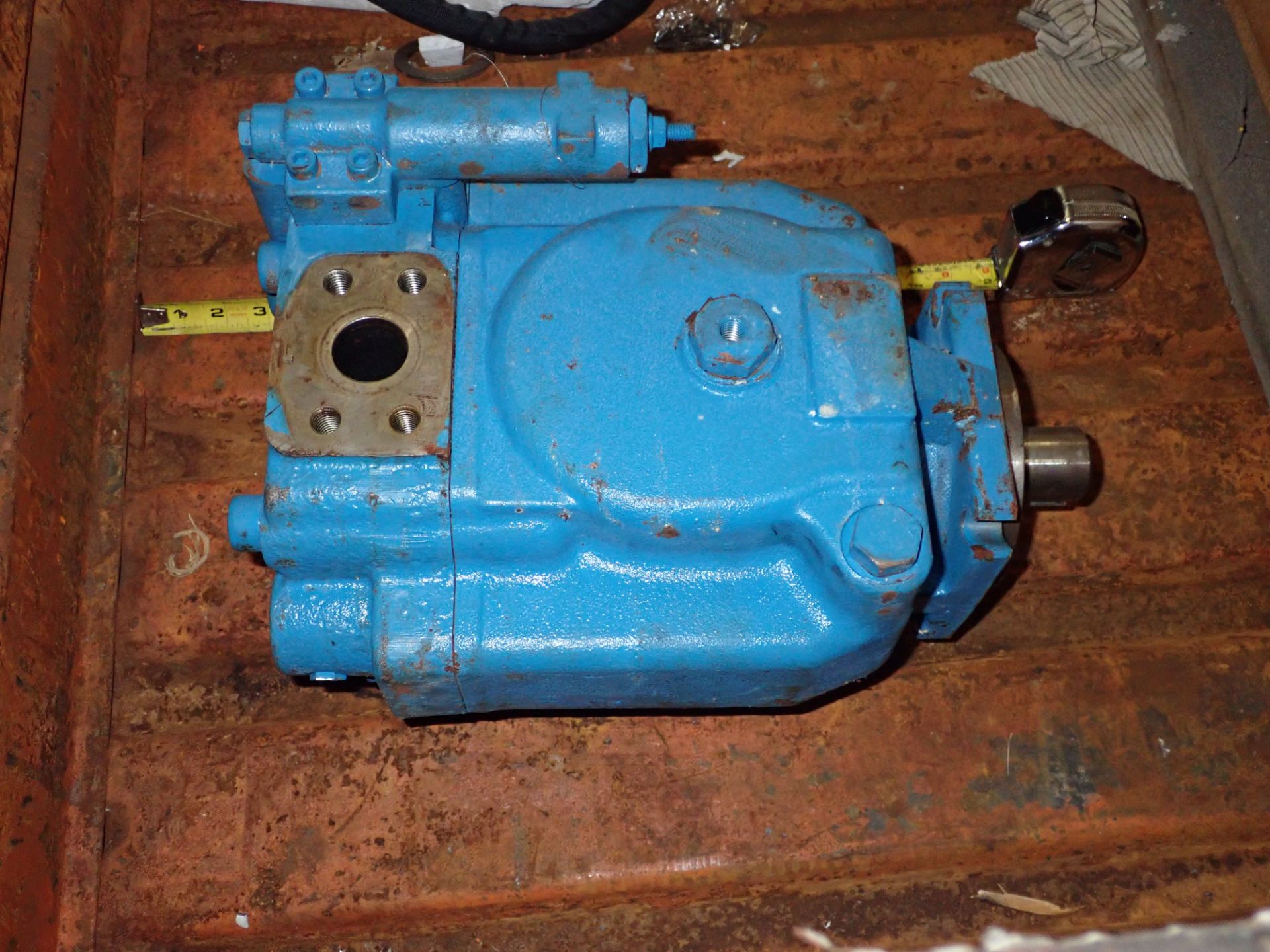 Large Vickers ? Hydraulic Pump - Image 5 of 5