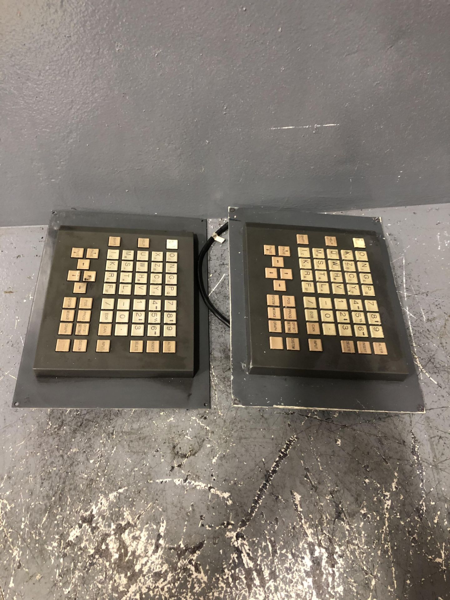 (2) - FANUC A02B-0236-C126/TBR KEY PAD