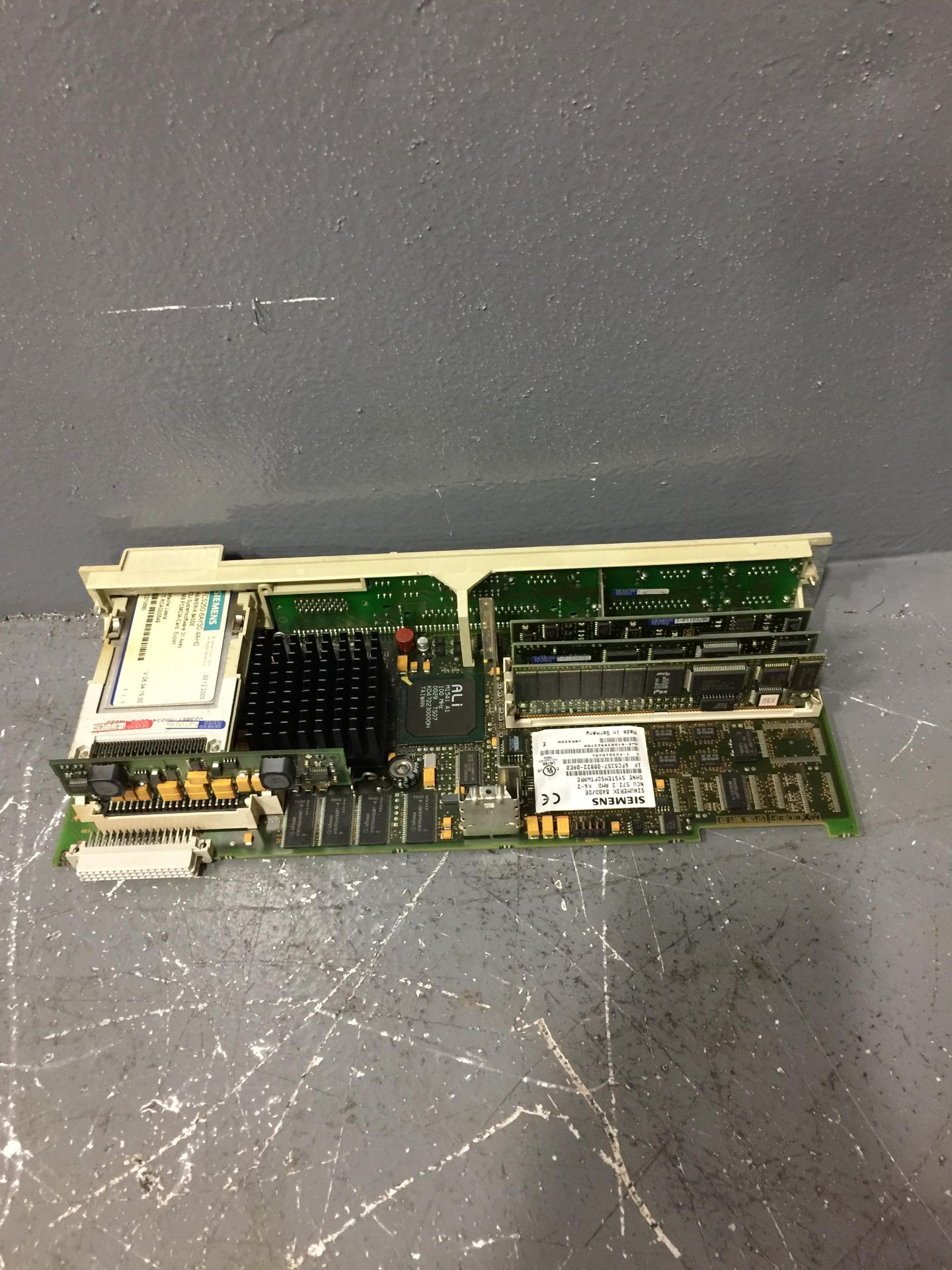 SIEMENS 6FC5357-0BB22-0AE0_SINUMERIK 840D/DE CIRCUIT BOARD