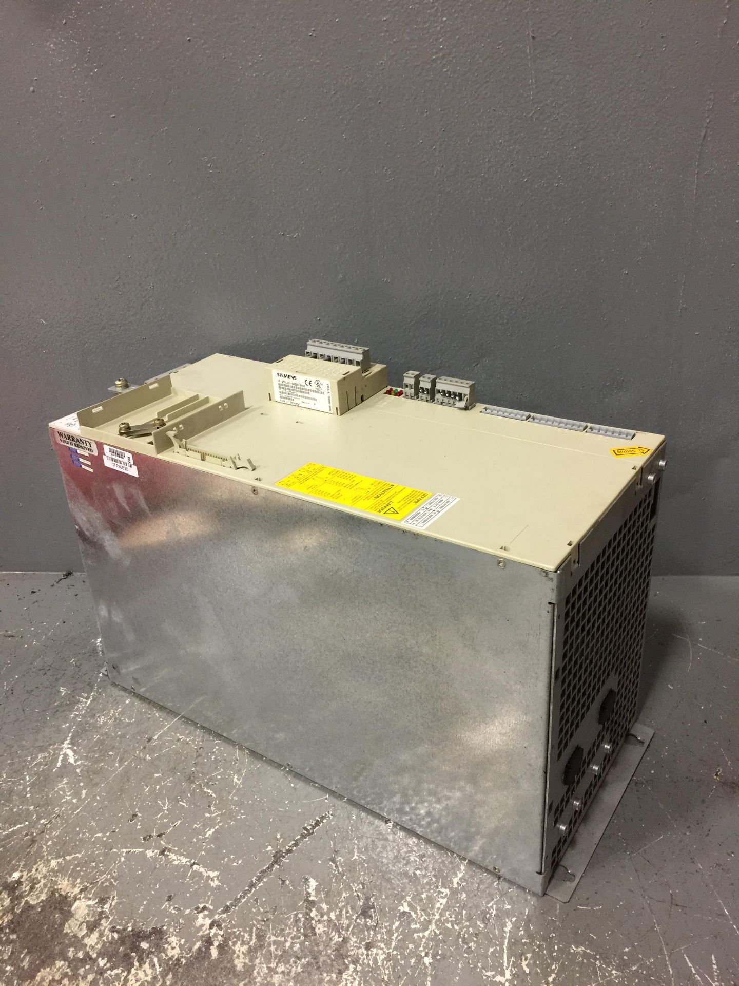 SIEMENS 6SN1145-1BA02-0CA1_SIMODRIVE E/R-MODUL INT. 36/47KW - Image 2 of 5