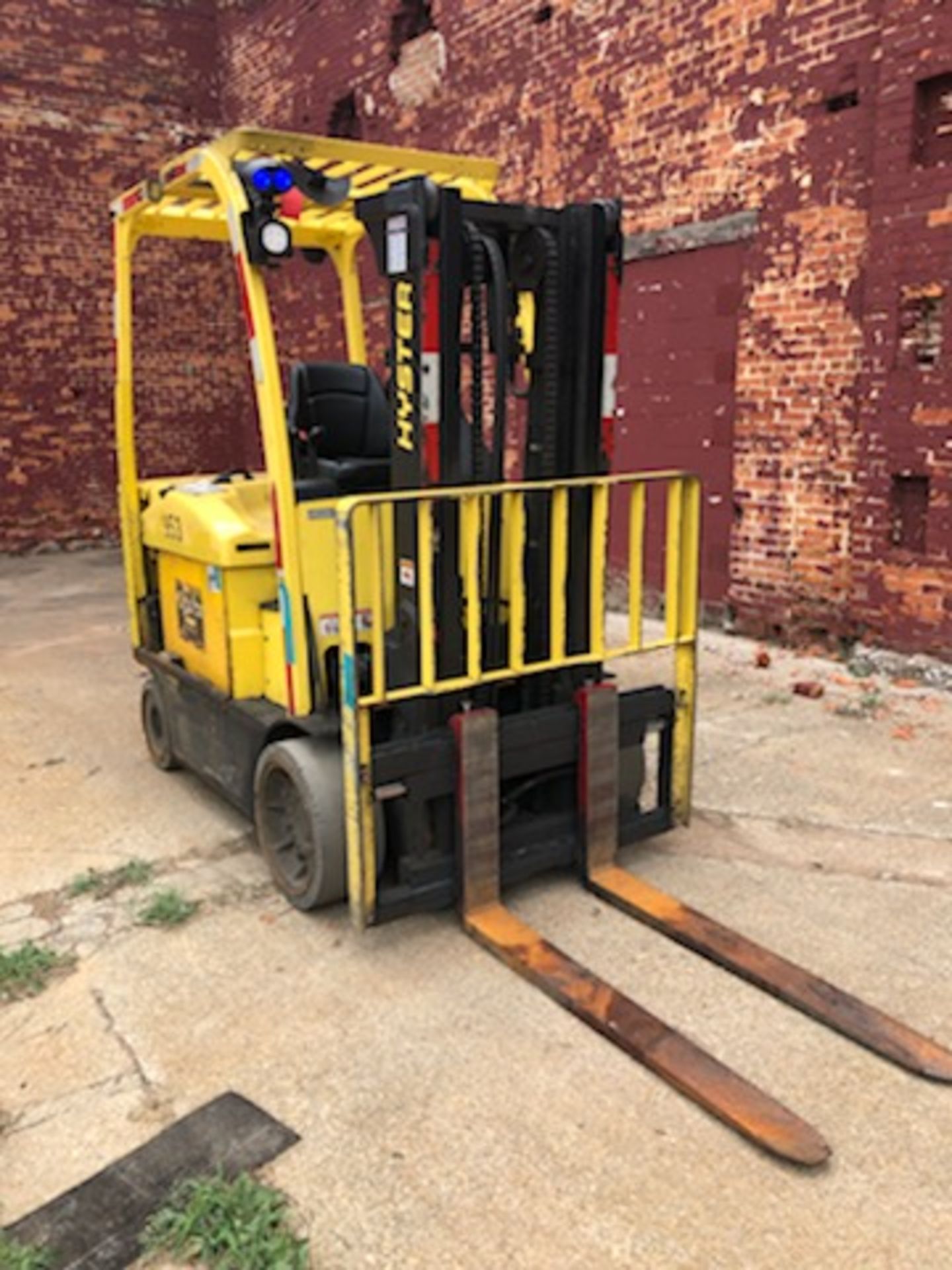 2013 HYSTER 8,000 LB CAPACITY ELECTRIC FORKLIFT MODEL E80XN - Image 6 of 6