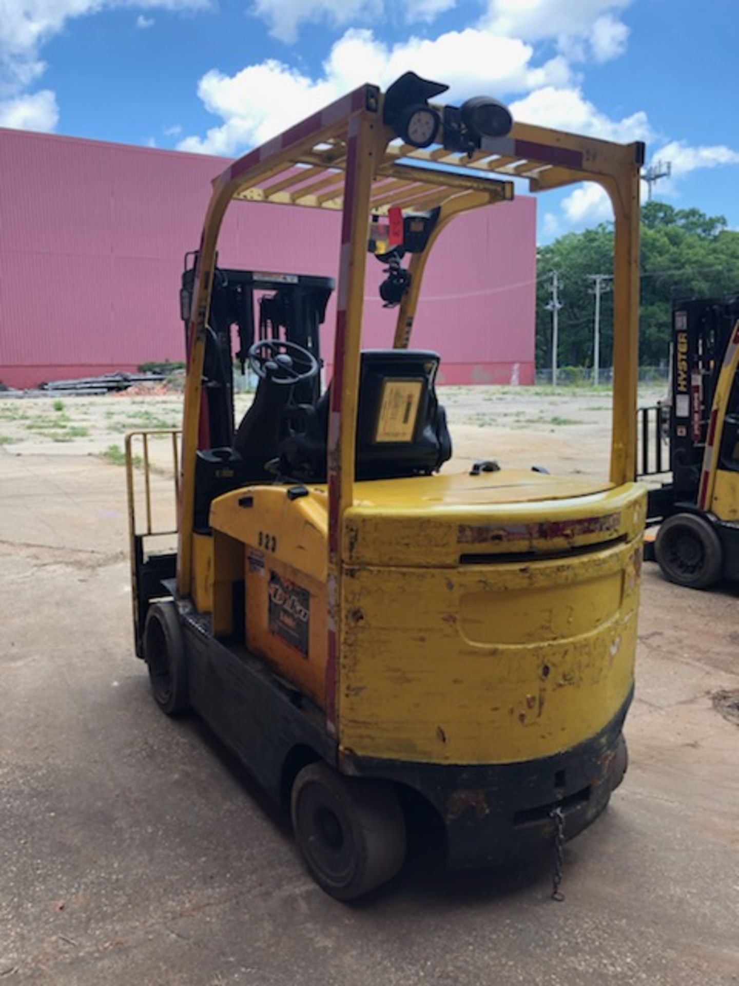 2013 HYSTER 8,000 LB CAPACITY ELECTRIC FORKLIFT MODEL E80XN - Image 4 of 5