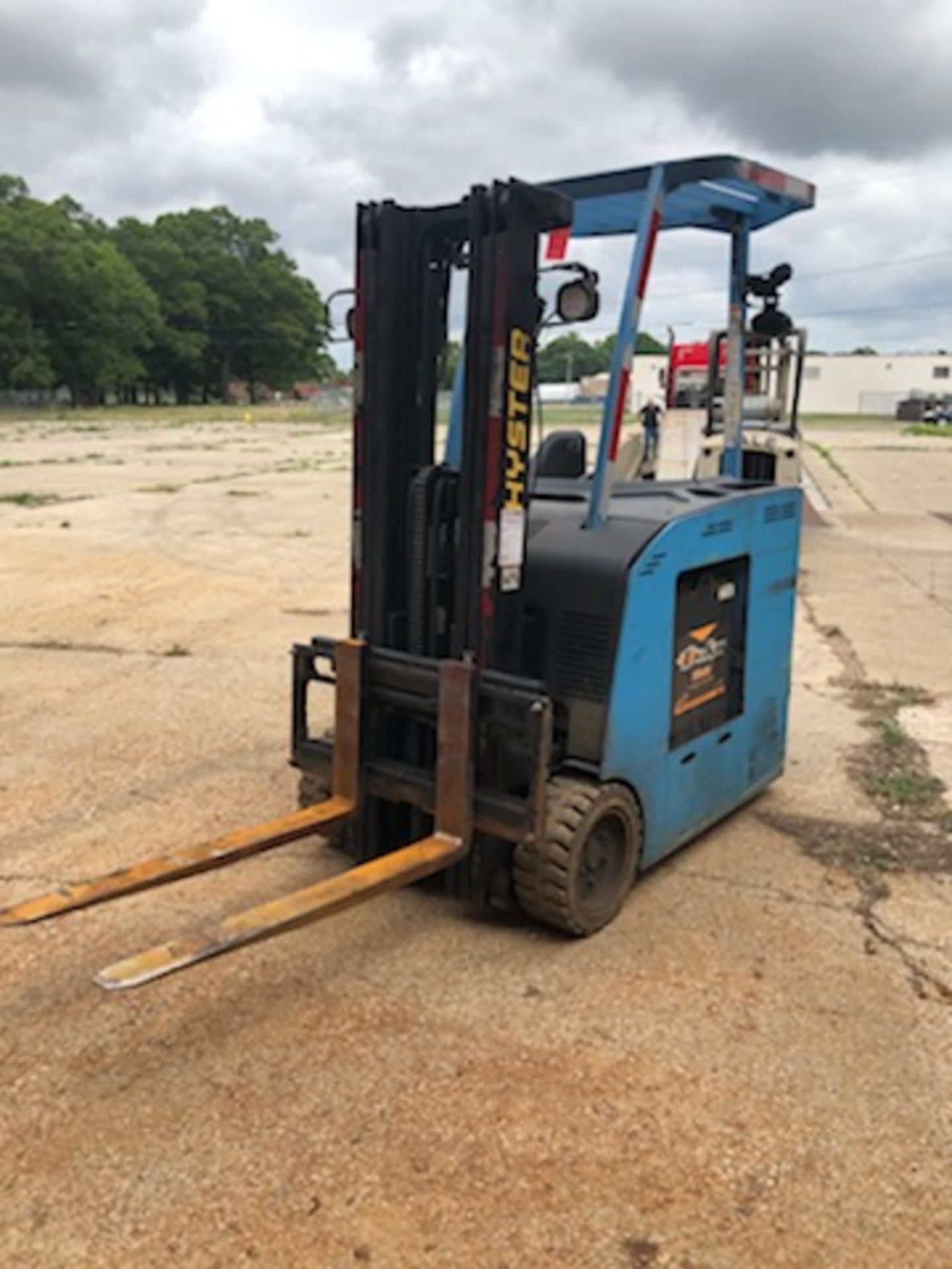 2014 Hyster 4,000 Lb Capacity Electric Forklift Model E40HSD2-21