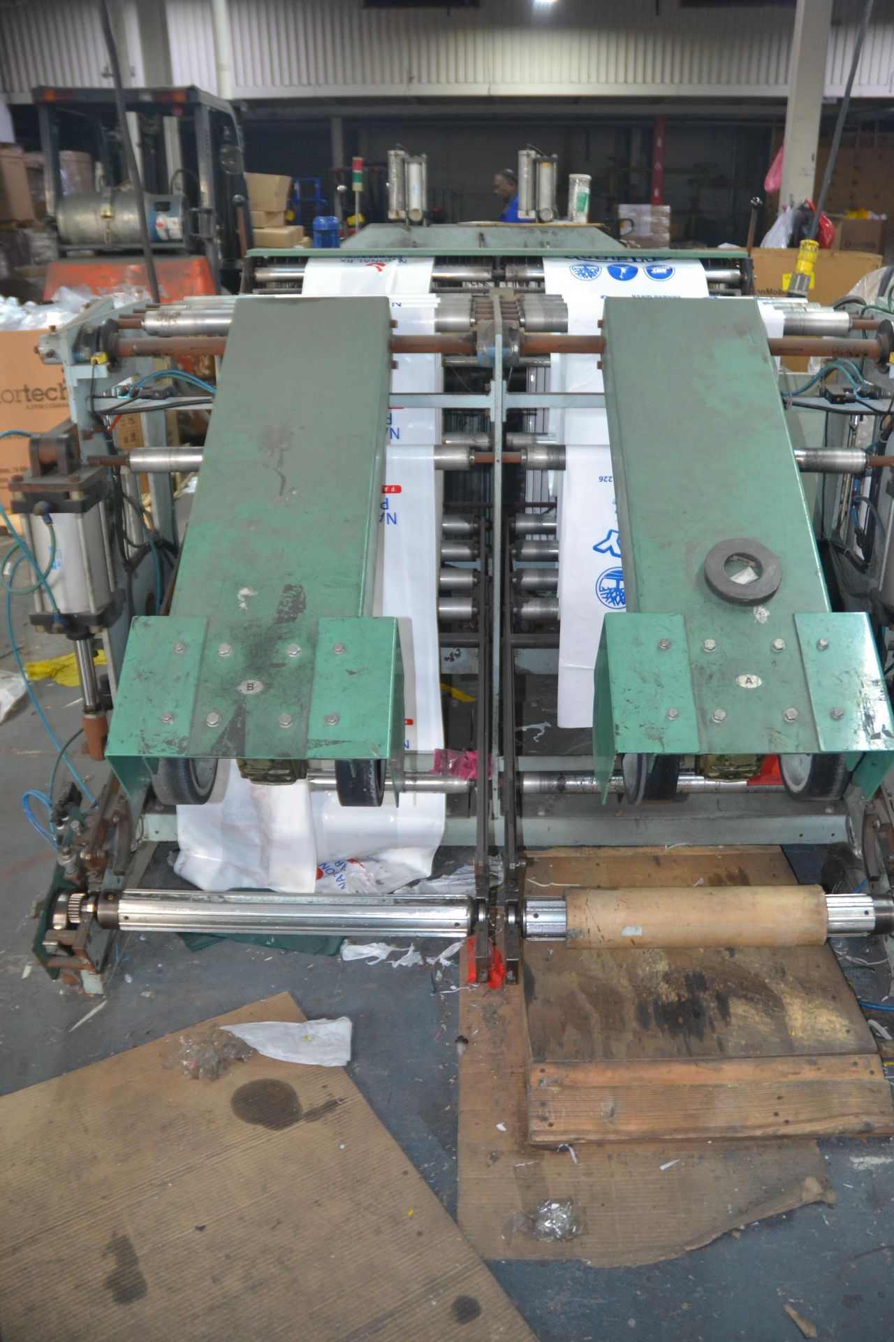 Hong Yueng Hymac 2-Line Jumbo Cutting Machine - Image 3 of 4